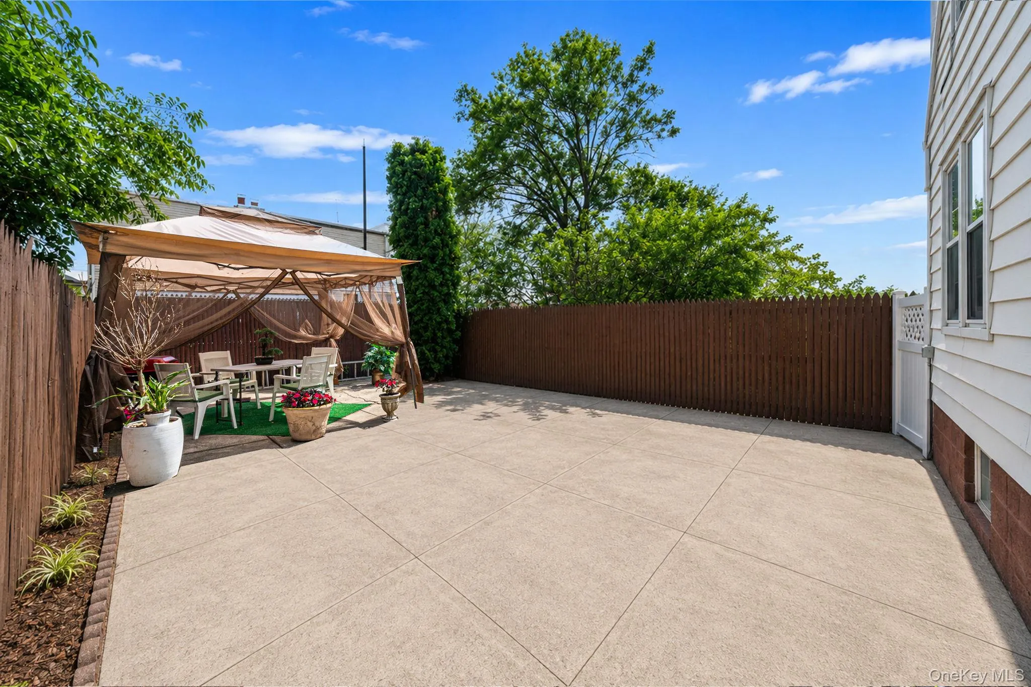9320 92nd Avenue, New York, NY, 3 Bedrooms Bedrooms, 5 Rooms Rooms,1 BathroomBathrooms,Residential,For Rent,92nd,0,1010078 9320 92nd Avenue, New York, NY, 3 Bedrooms Bedrooms, 5 Rooms Rooms,1 BathroomBathrooms,Residential,For Rent,92nd,0,1010078