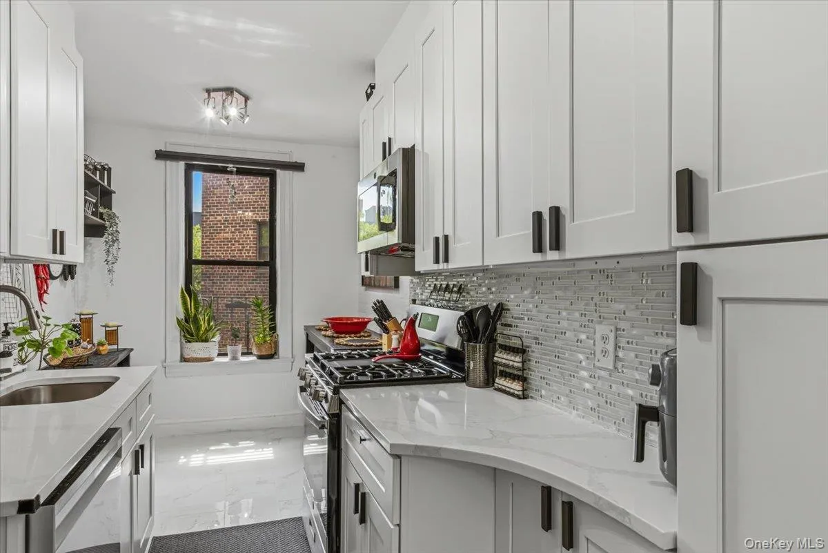 8374 Talbot Street, New York, NY, 1 Bedroom Bedrooms, 3 Rooms Rooms,1 BathroomBathrooms,Residential,For Rent,Talbot,0,1010080 8374 Talbot Street, New York, NY, 1 Bedroom Bedrooms, 3 Rooms Rooms,1 BathroomBathrooms,Residential,For Rent,Talbot,0,1010080
