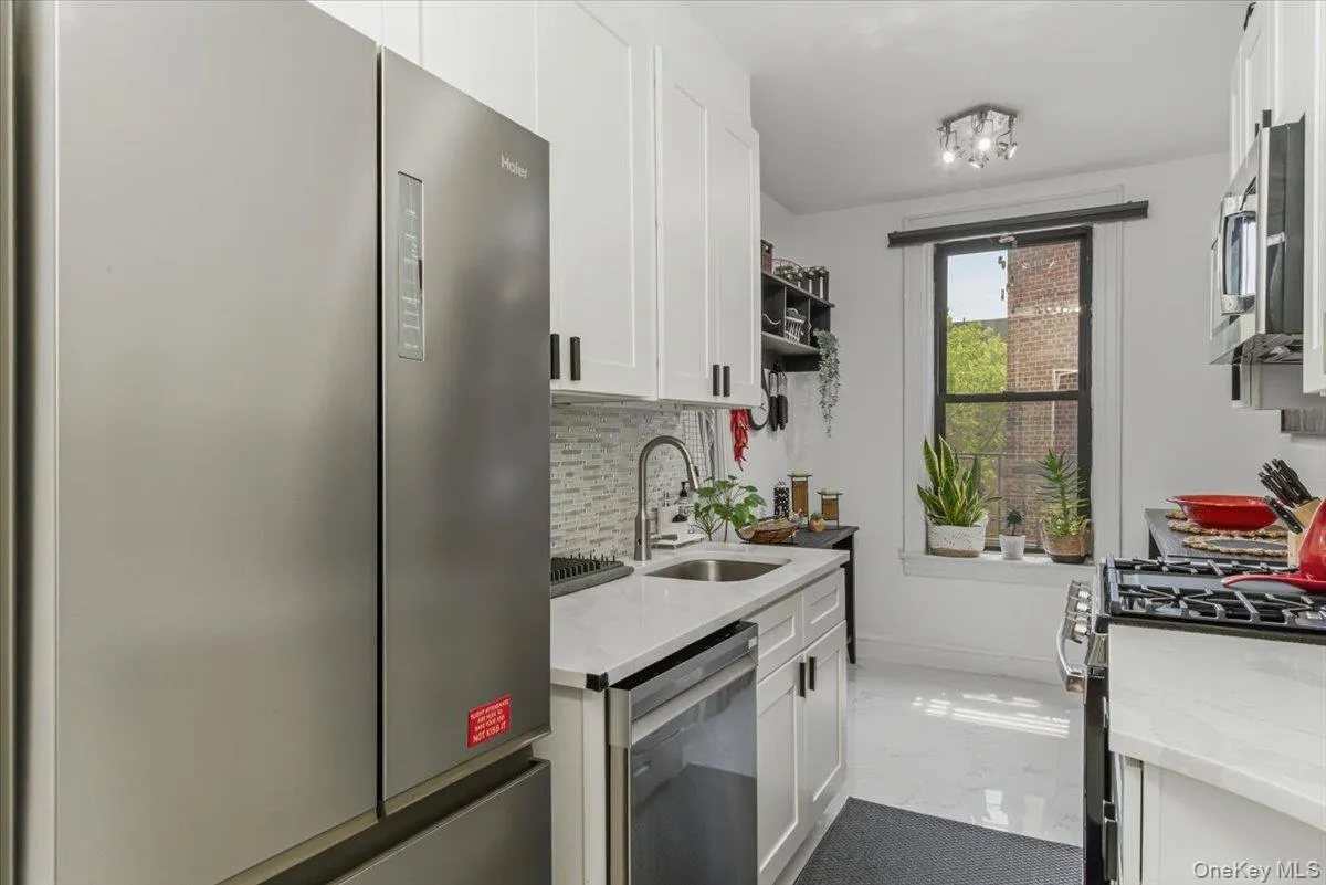 8374 Talbot Street, New York, NY, 1 Bedroom Bedrooms, 3 Rooms Rooms,1 BathroomBathrooms,Residential,For Rent,Talbot,0,1010080 8374 Talbot Street, New York, NY, 1 Bedroom Bedrooms, 3 Rooms Rooms,1 BathroomBathrooms,Residential,For Rent,Talbot,0,1010080
