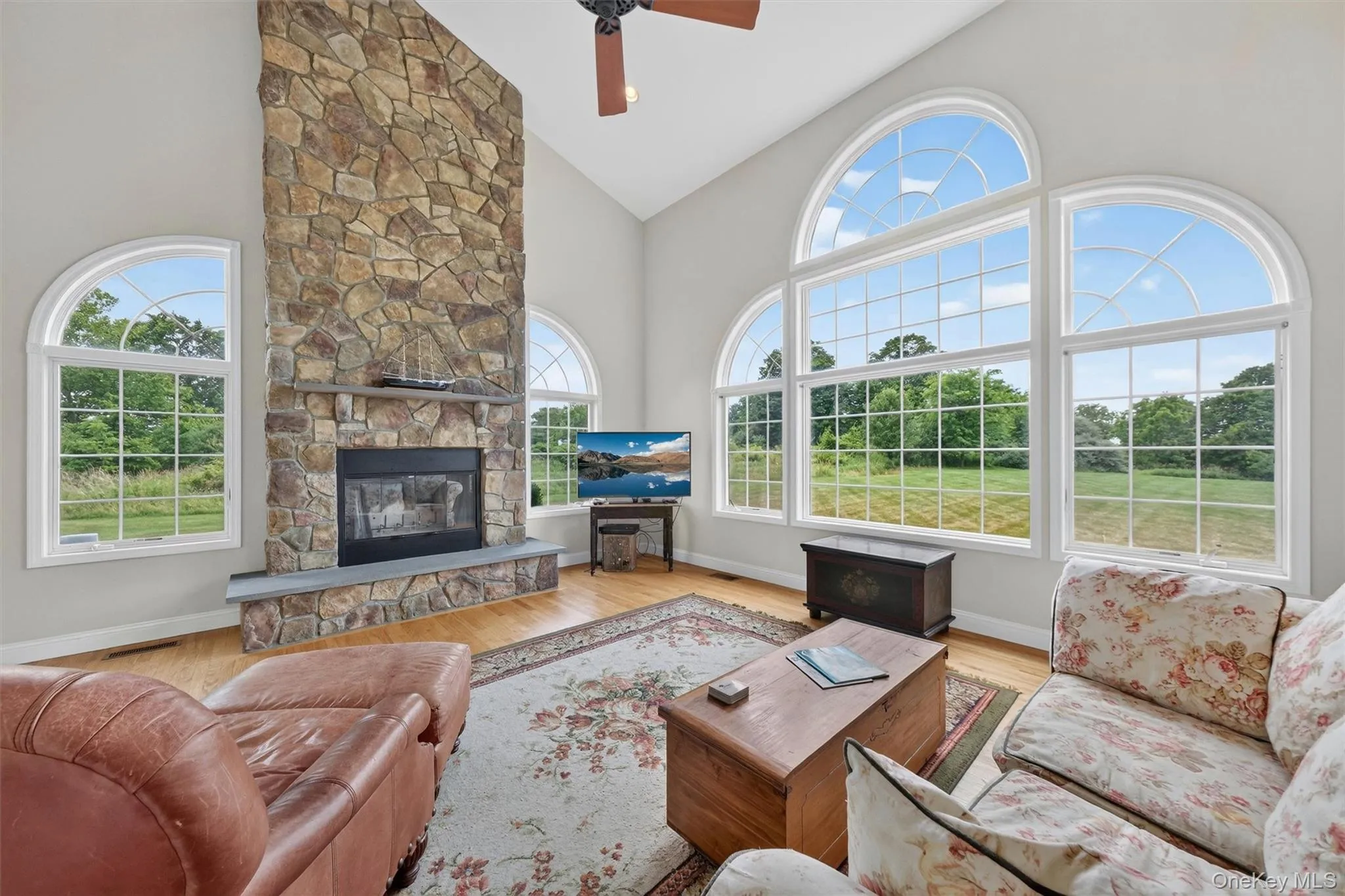 20 ft ceilings with lots of windows with views of the sunset 20 ft ceilings with lots of windows with views of the sunset