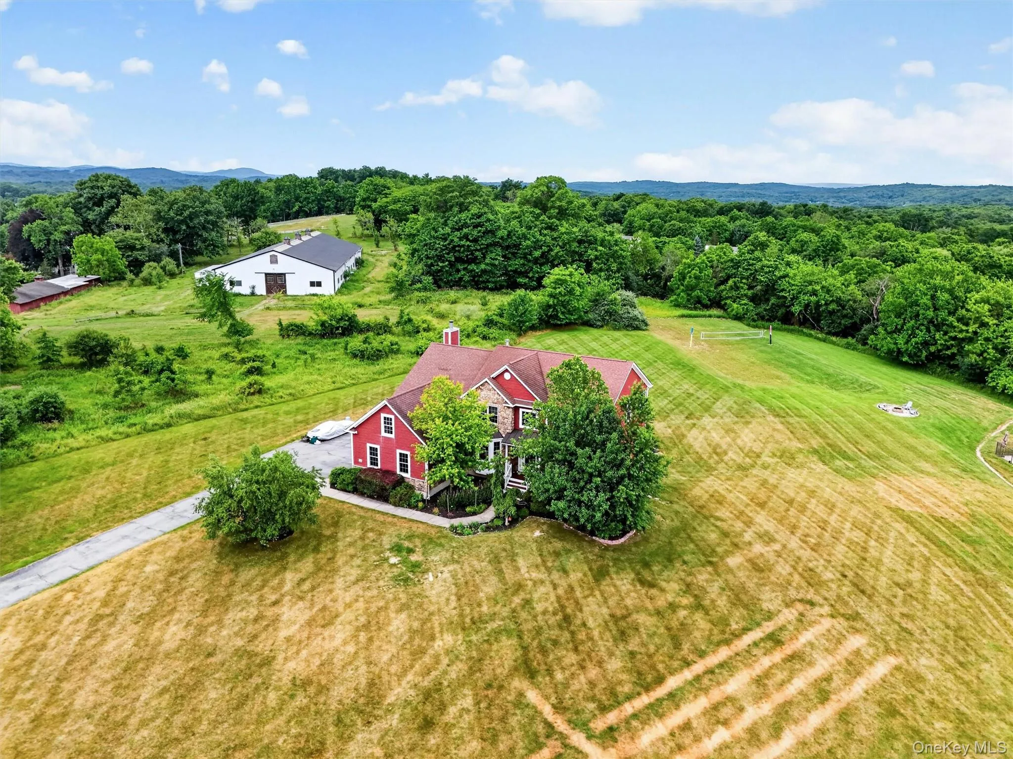 Gorgeous open space with views and privacy Gorgeous open space with views and privacy