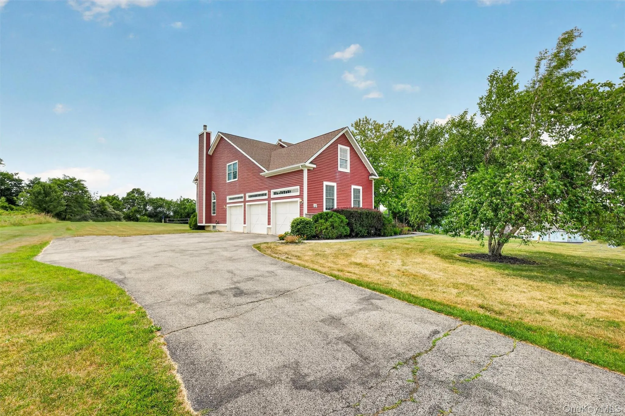 Home boasts an over sized 3 Car garage with high ceilings Home boasts an over sized 3 Car garage with high ceilings