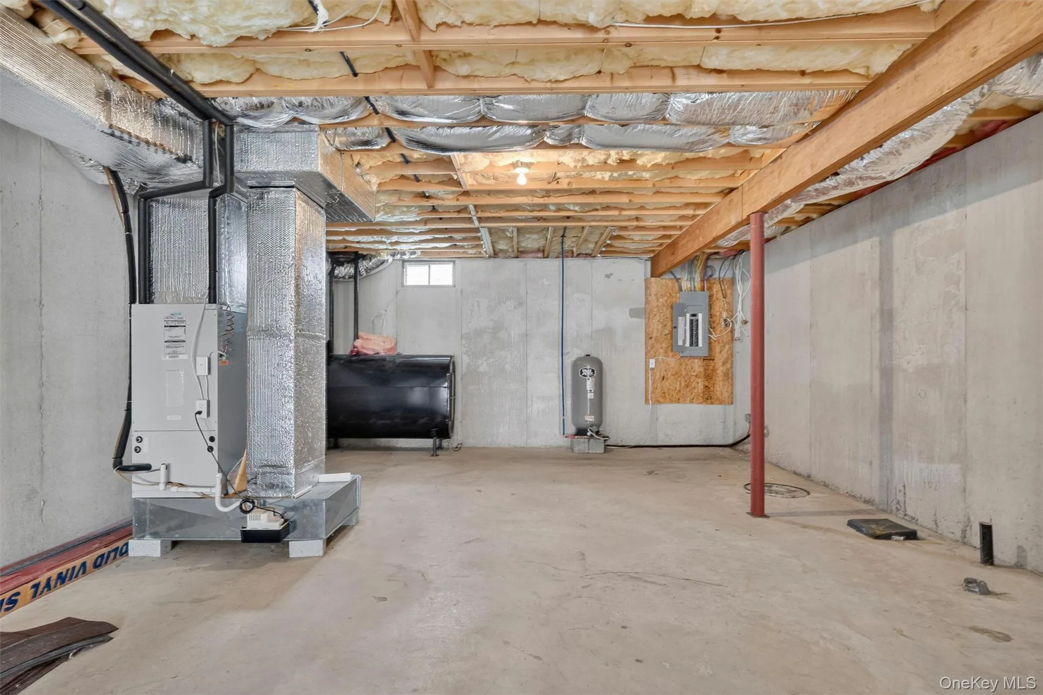 Large basement with high ceilings. Also roughed plumbing for another bathroom in the future Large basement with high ceilings. Also roughed plumbing for another bathroom in the future