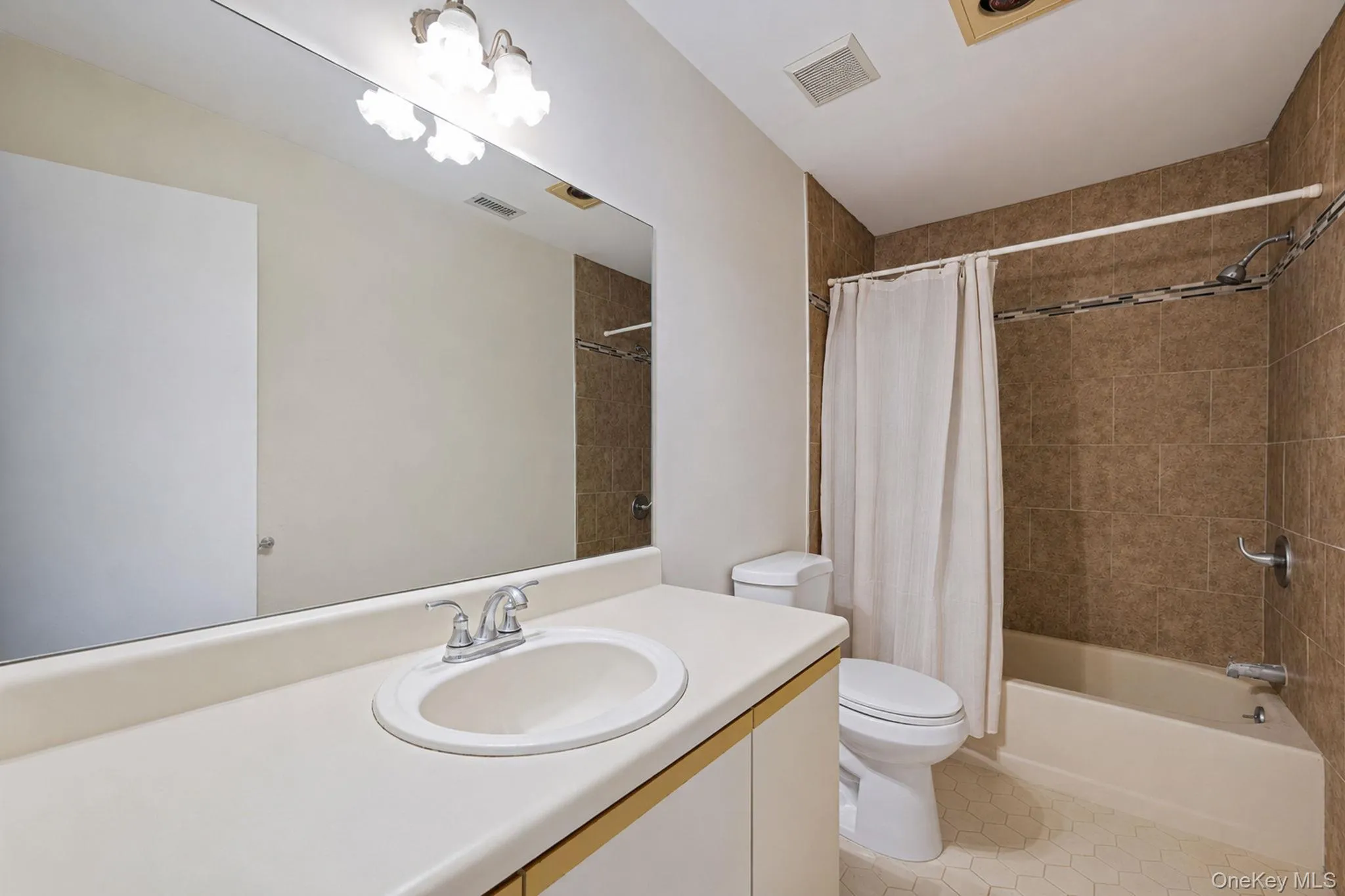 908 Sara Circle, Brookhaven, NY, 2 Bedrooms Bedrooms, 5 Rooms Rooms,2 BathroomsBathrooms,Residential Lease,For Rent,Sara,0,1010087 908 Sara Circle, Brookhaven, NY, 2 Bedrooms Bedrooms, 5 Rooms Rooms,2 BathroomsBathrooms,Residential Lease,For Rent,Sara,0,1010087