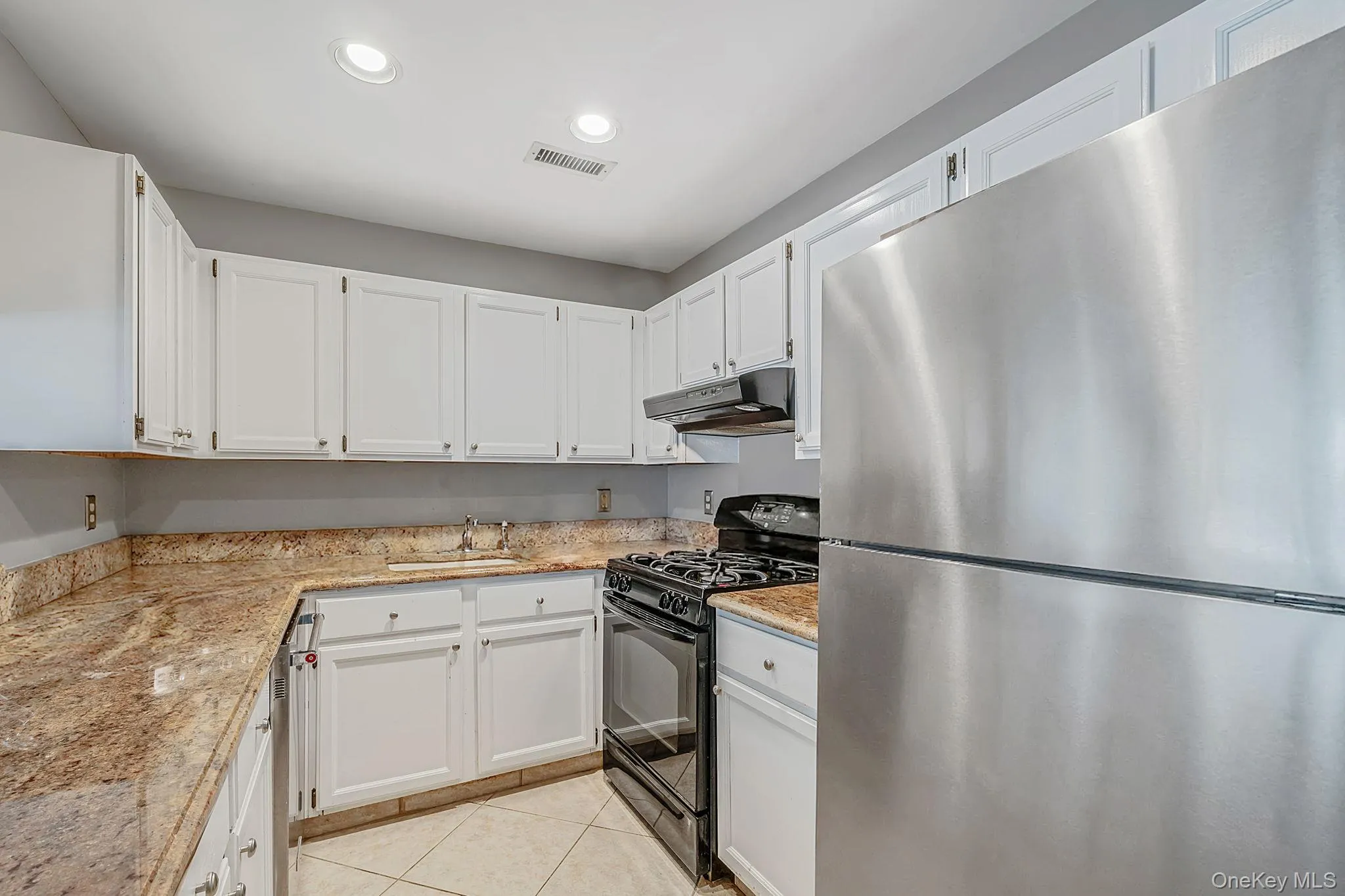 908 Sara Circle, Brookhaven, NY, 2 Bedrooms Bedrooms, 5 Rooms Rooms,2 BathroomsBathrooms,Residential Lease,For Rent,Sara,0,1010087 908 Sara Circle, Brookhaven, NY, 2 Bedrooms Bedrooms, 5 Rooms Rooms,2 BathroomsBathrooms,Residential Lease,For Rent,Sara,0,1010087