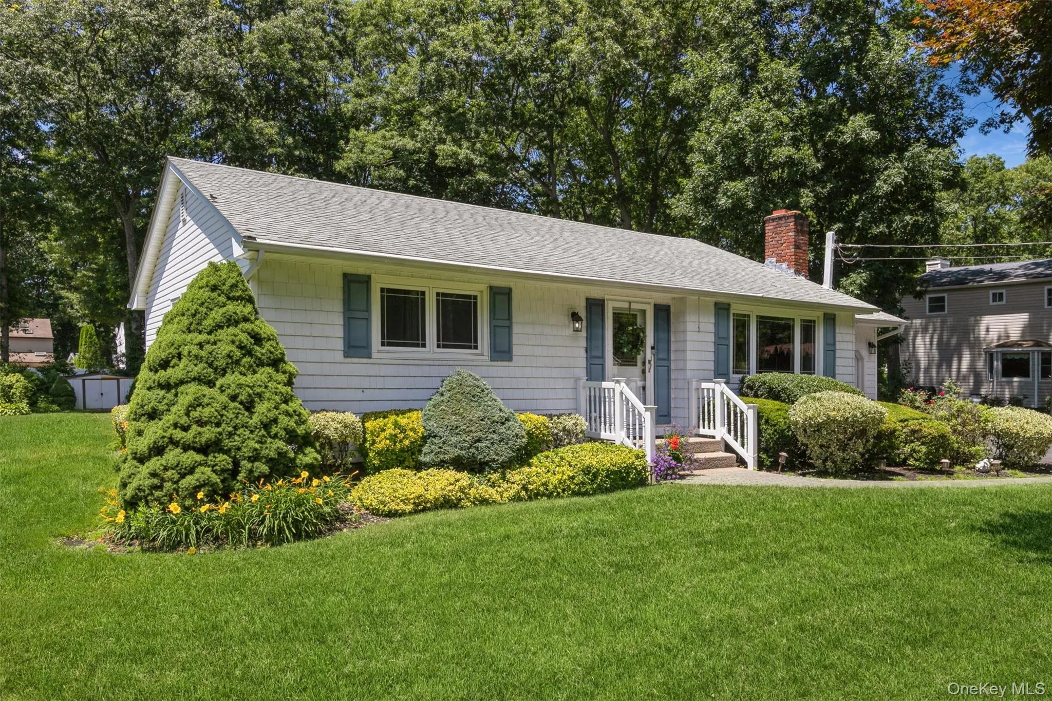 42 Summit Drive, Smithtown, NY, 3 Bedrooms Bedrooms, 5 Rooms Rooms,2 BathroomsBathrooms,Residential,For Rent,Summit,0,KEY1010094 42 Summit Drive, Smithtown, NY, 3 Bedrooms Bedrooms, 5 Rooms Rooms,2 BathroomsBathrooms,Residential,For Rent,Summit,0,KEY1010094