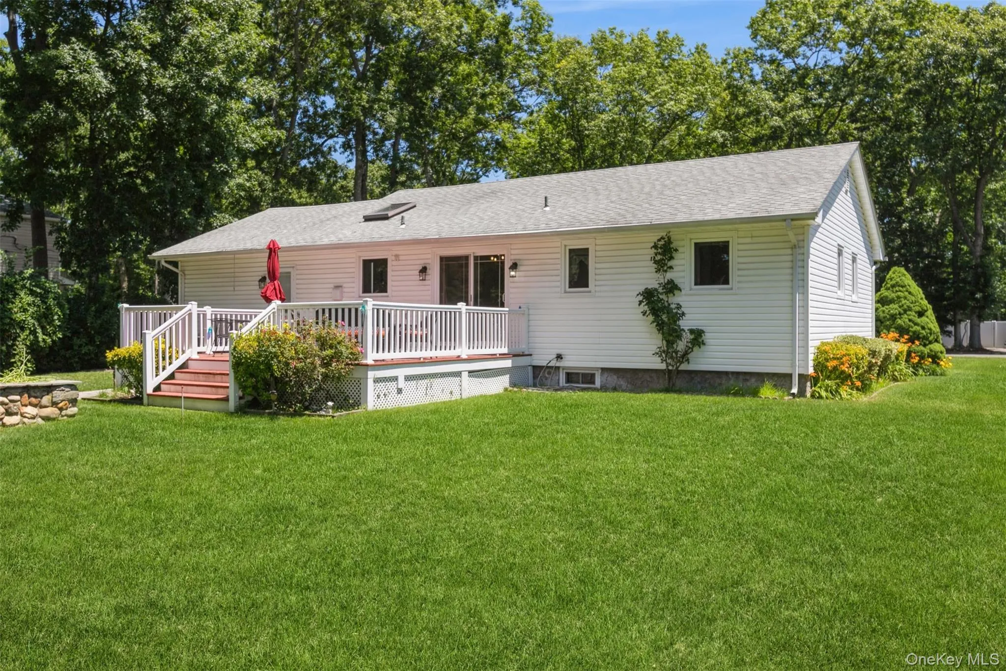 42 Summit Drive, Smithtown, NY, 3 Bedrooms Bedrooms, 5 Rooms Rooms,2 BathroomsBathrooms,Residential,For Rent,Summit,0,KEY1010094 42 Summit Drive, Smithtown, NY, 3 Bedrooms Bedrooms, 5 Rooms Rooms,2 BathroomsBathrooms,Residential,For Rent,Summit,0,KEY1010094