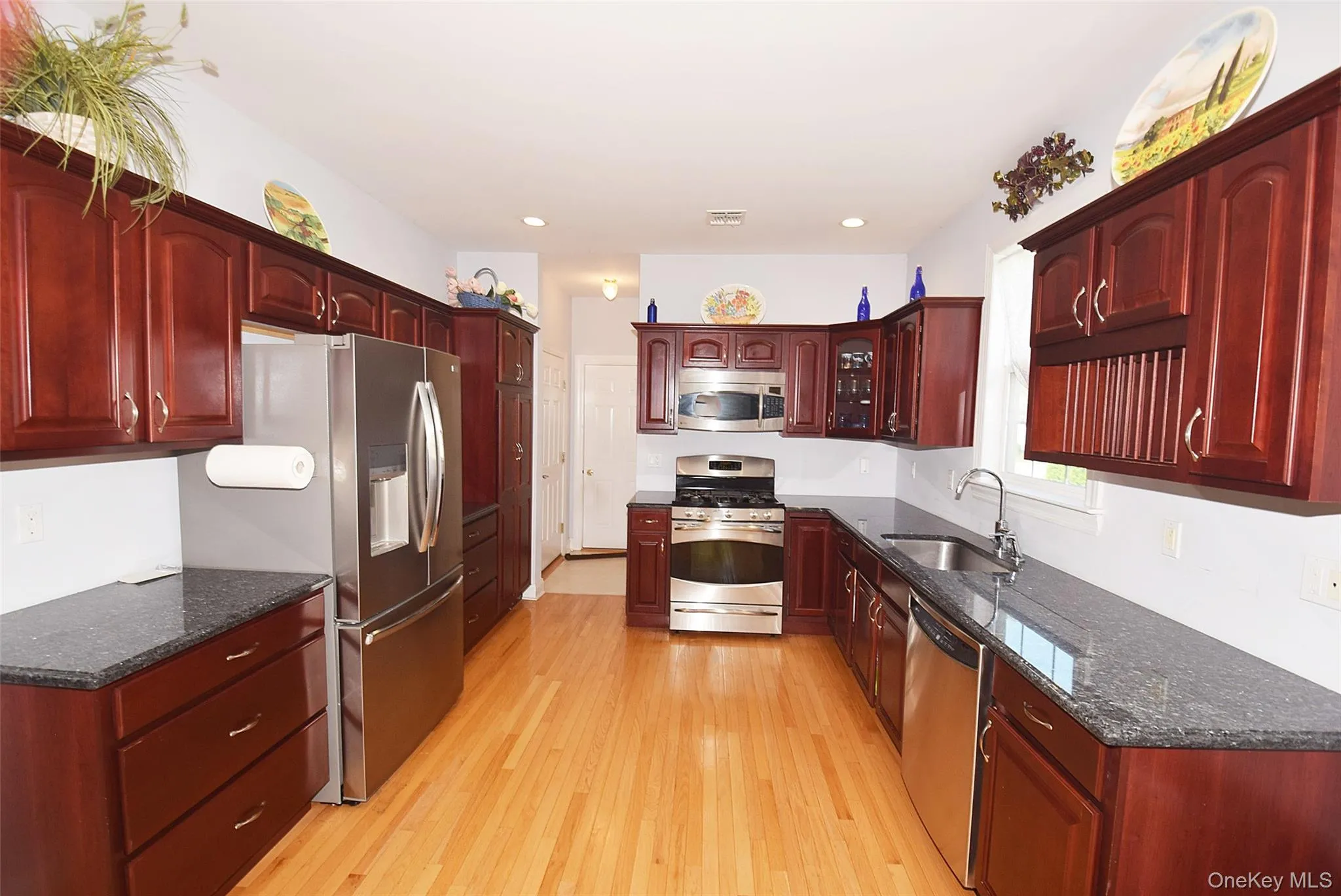 56 Foxglove Row, Riverhead, NY, 4 Bedrooms Bedrooms, 8 Rooms Rooms,2 BathroomsBathrooms,Residential,For Rent,Foxglove,0,1010096 56 Foxglove Row, Riverhead, NY, 4 Bedrooms Bedrooms, 8 Rooms Rooms,2 BathroomsBathrooms,Residential,For Rent,Foxglove,0,1010096