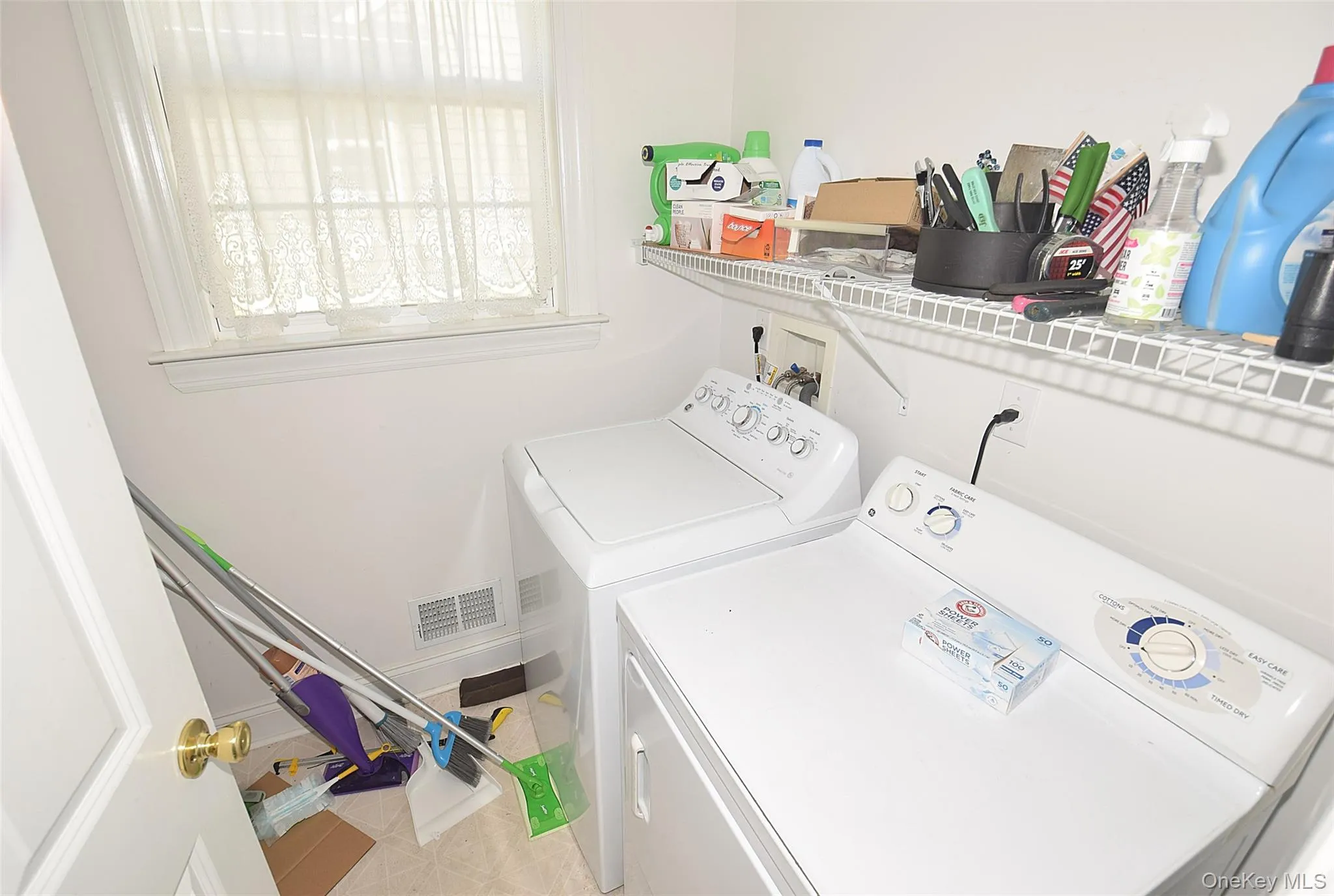 56 Foxglove Row, Riverhead, NY, 4 Bedrooms Bedrooms, 8 Rooms Rooms,2 BathroomsBathrooms,Residential,For Rent,Foxglove,0,1010096 56 Foxglove Row, Riverhead, NY, 4 Bedrooms Bedrooms, 8 Rooms Rooms,2 BathroomsBathrooms,Residential,For Rent,Foxglove,0,1010096