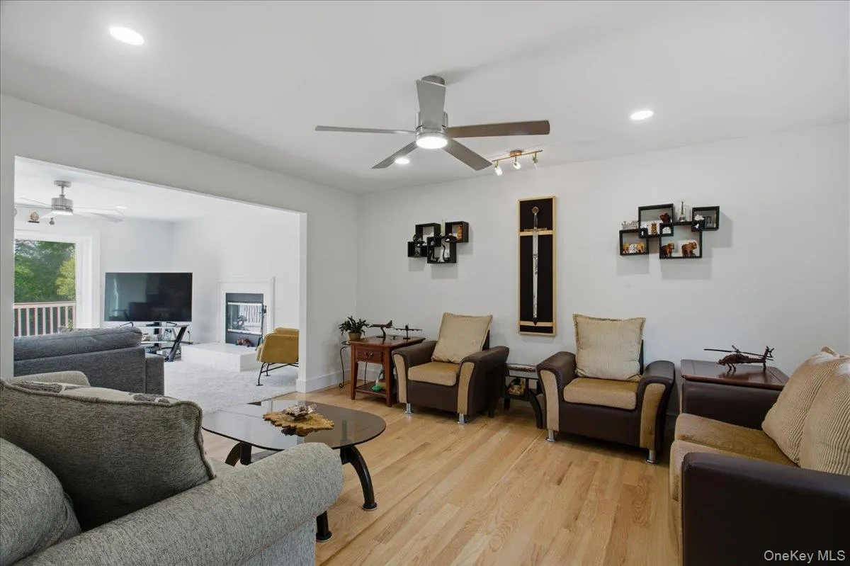 33 Gabriels Path, Beekman, NY, 4 Bedrooms Bedrooms, 10 Rooms Rooms,3 BathroomsBathrooms,Residential,For Rent,Gabriels,0,1010101 33 Gabriels Path, Beekman, NY, 4 Bedrooms Bedrooms, 10 Rooms Rooms,3 BathroomsBathrooms,Residential,For Rent,Gabriels,0,1010101
