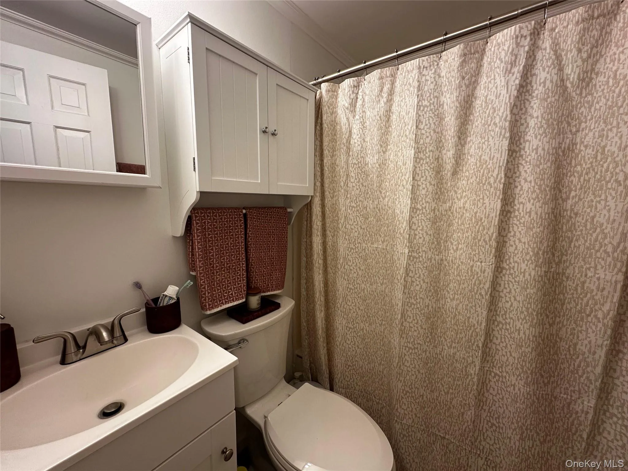18 green Place, Brookhaven, NY, 1 Bedroom Bedrooms, 3 Rooms Rooms,1 BathroomBathrooms,Residential Lease,For Rent,green,0,KEY1010103 18 green Place, Brookhaven, NY, 1 Bedroom Bedrooms, 3 Rooms Rooms,1 BathroomBathrooms,Residential Lease,For Rent,green,0,KEY1010103