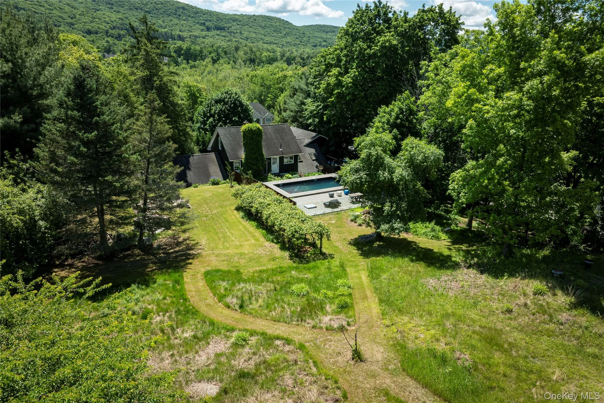 147 Smith Clove Road, Woodbury, NY, 4 Bedrooms Bedrooms, 15 Rooms Rooms,3 BathroomsBathrooms,Residential,For Rent,Smith Clove,0,1010106 147 Smith Clove Road, Woodbury, NY, 4 Bedrooms Bedrooms, 15 Rooms Rooms,3 BathroomsBathrooms,Residential,For Rent,Smith Clove,0,1010106
