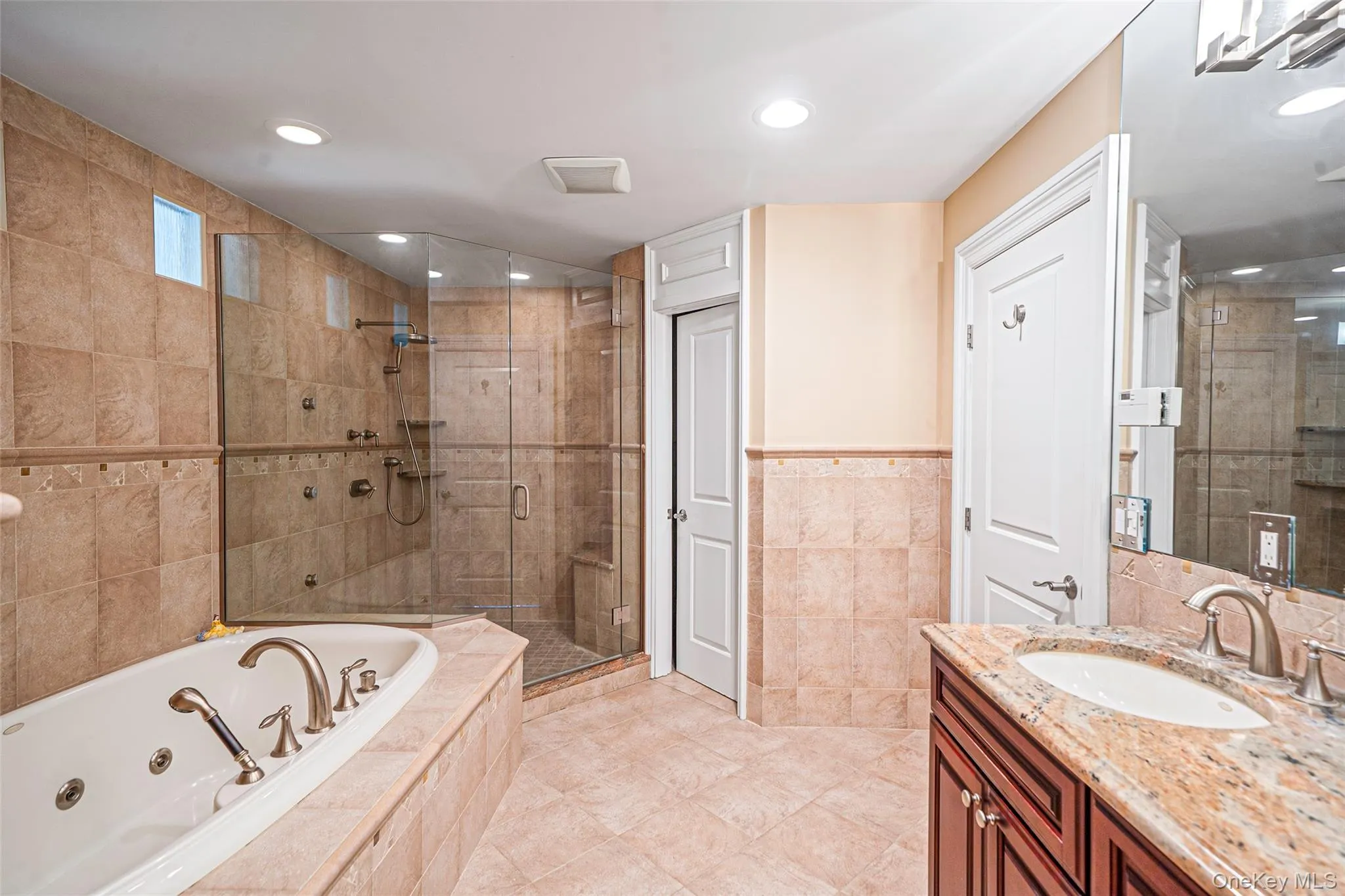 589 Landing Avenue, Smithtown, NY, 4 Bedrooms Bedrooms, 9 Rooms Rooms,2 BathroomsBathrooms,Residential,For Rent,Landing,0,1010107 589 Landing Avenue, Smithtown, NY, 4 Bedrooms Bedrooms, 9 Rooms Rooms,2 BathroomsBathrooms,Residential,For Rent,Landing,0,1010107