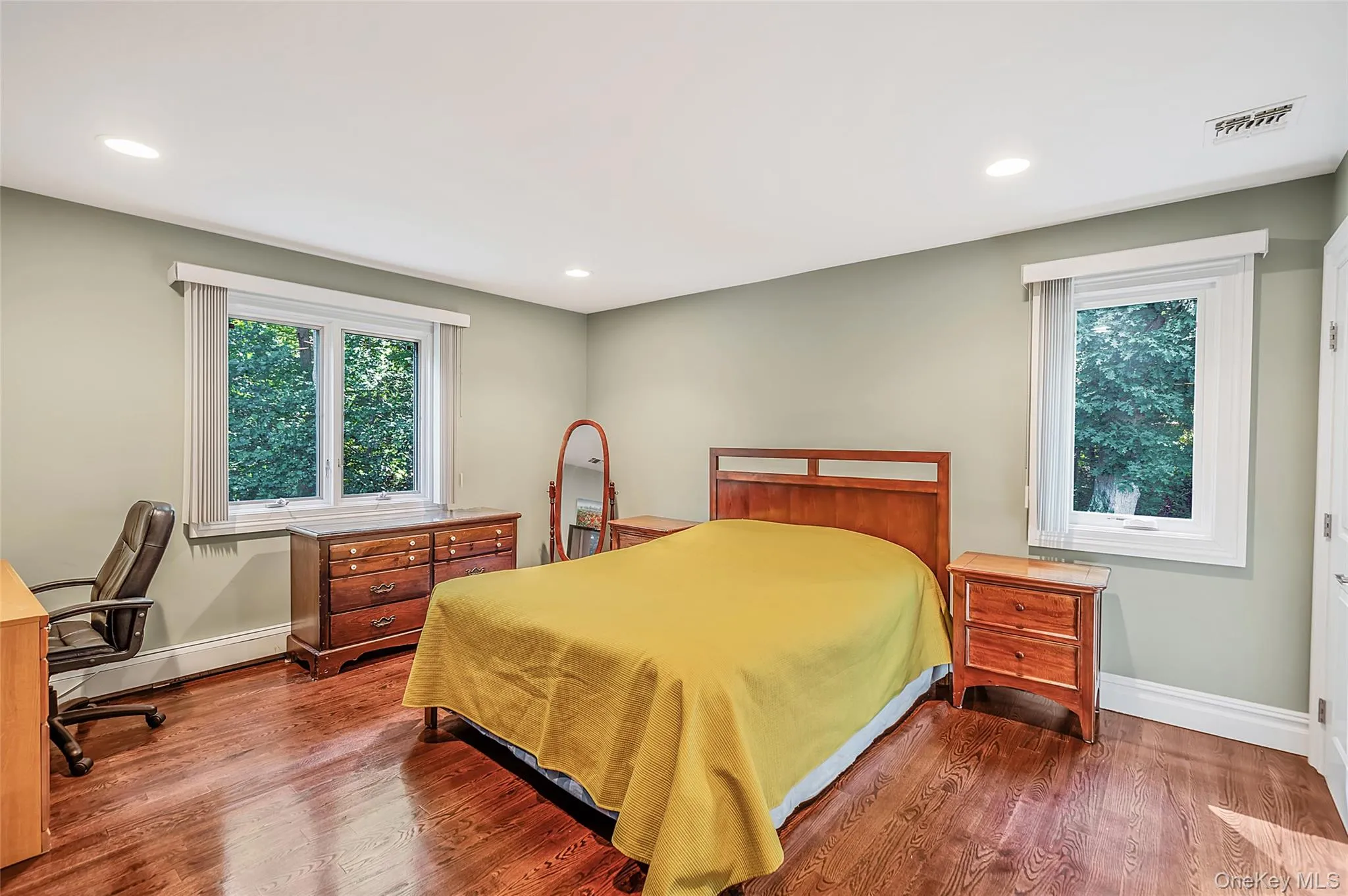 589 Landing Avenue, Smithtown, NY, 4 Bedrooms Bedrooms, 9 Rooms Rooms,2 BathroomsBathrooms,Residential,For Rent,Landing,0,1010107 589 Landing Avenue, Smithtown, NY, 4 Bedrooms Bedrooms, 9 Rooms Rooms,2 BathroomsBathrooms,Residential,For Rent,Landing,0,1010107