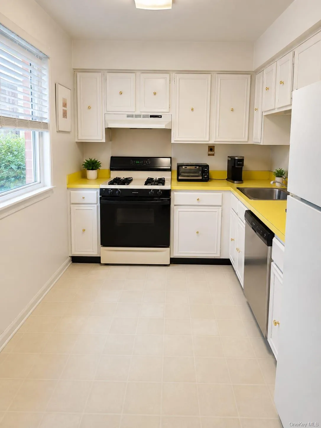 10 Somerset Drive, Ramapo, NY, 1 Bedroom Bedrooms, 4 Rooms Rooms,1 BathroomBathrooms,Residential,For Rent,Somerset,0,1010109 10 Somerset Drive, Ramapo, NY, 1 Bedroom Bedrooms, 4 Rooms Rooms,1 BathroomBathrooms,Residential,For Rent,Somerset,0,1010109