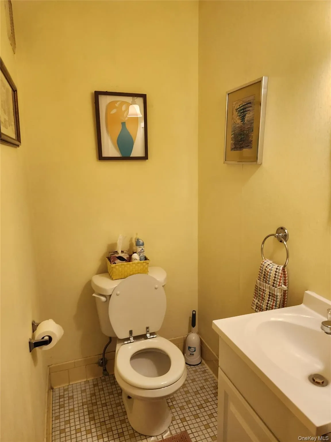 Lavatory off the hall way Lavatory off the hall way