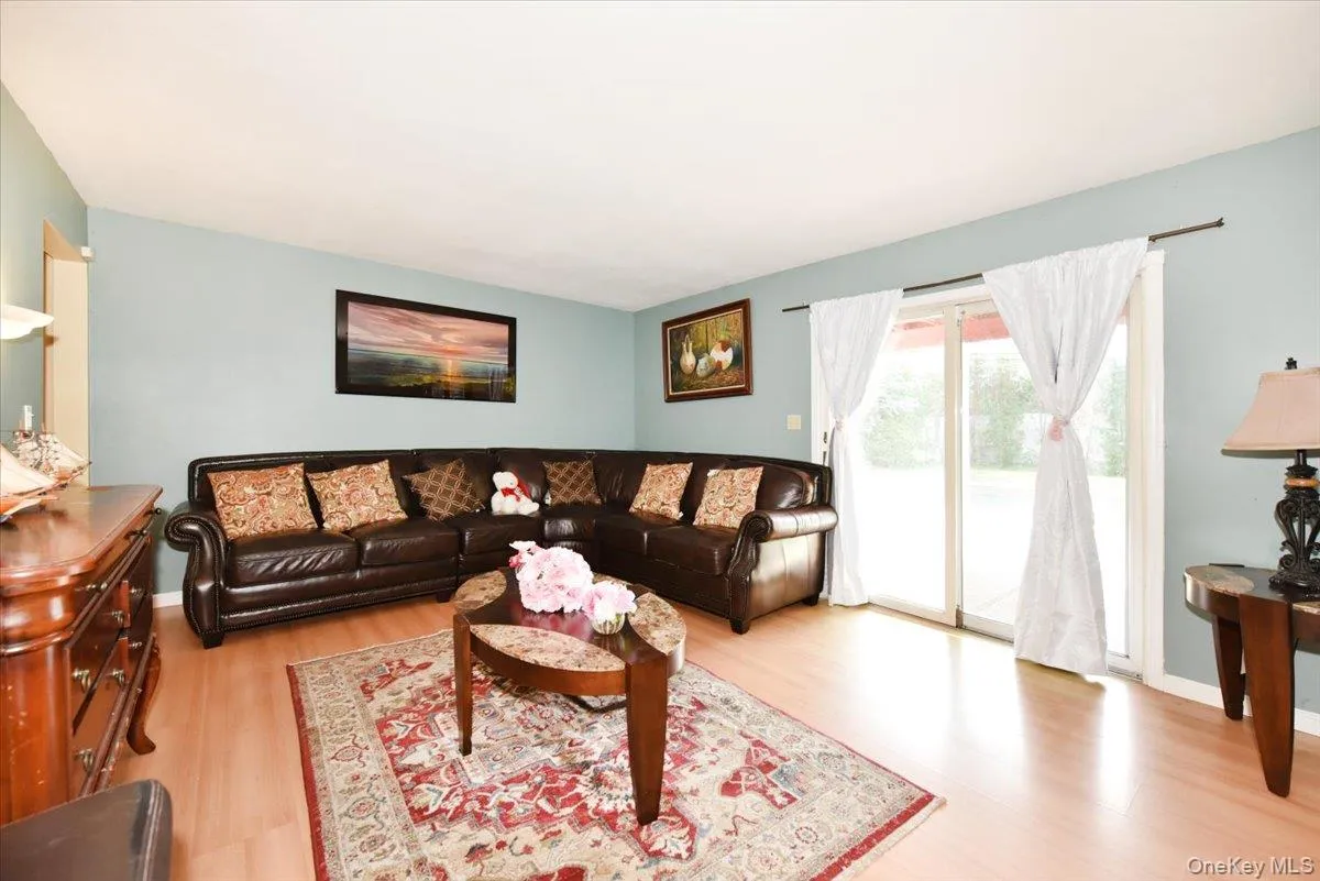 22 Chatham Road, Huntington, NY, 5 Bedrooms Bedrooms, 12 Rooms Rooms,4 BathroomsBathrooms,Residential,For Rent,Chatham,0,1010112 22 Chatham Road, Huntington, NY, 5 Bedrooms Bedrooms, 12 Rooms Rooms,4 BathroomsBathrooms,Residential,For Rent,Chatham,0,1010112