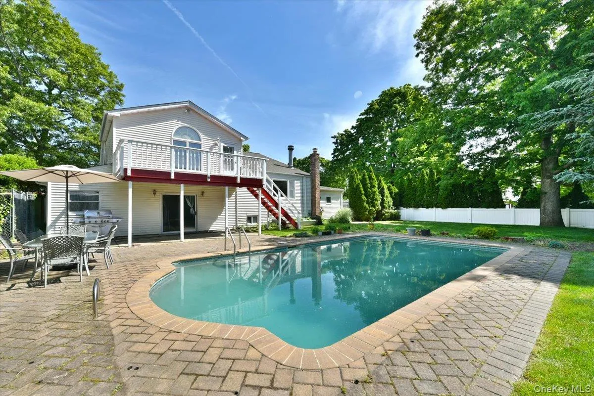 22 Chatham Road, Huntington, NY, 5 Bedrooms Bedrooms, 12 Rooms Rooms,4 BathroomsBathrooms,Residential,For Rent,Chatham,0,1010112 22 Chatham Road, Huntington, NY, 5 Bedrooms Bedrooms, 12 Rooms Rooms,4 BathroomsBathrooms,Residential,For Rent,Chatham,0,1010112