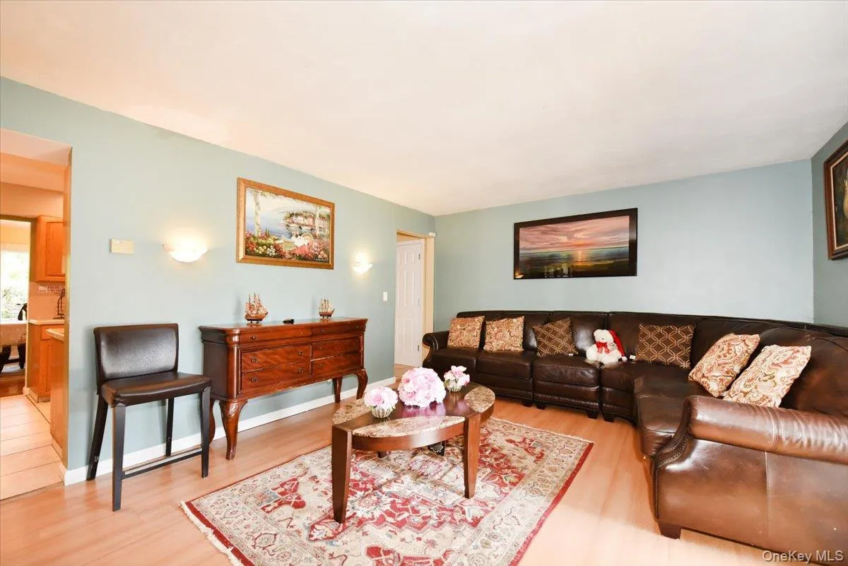 22 Chatham Road, Huntington, NY, 5 Bedrooms Bedrooms, 12 Rooms Rooms,4 BathroomsBathrooms,Residential,For Rent,Chatham,0,1010112 22 Chatham Road, Huntington, NY, 5 Bedrooms Bedrooms, 12 Rooms Rooms,4 BathroomsBathrooms,Residential,For Rent,Chatham,0,1010112