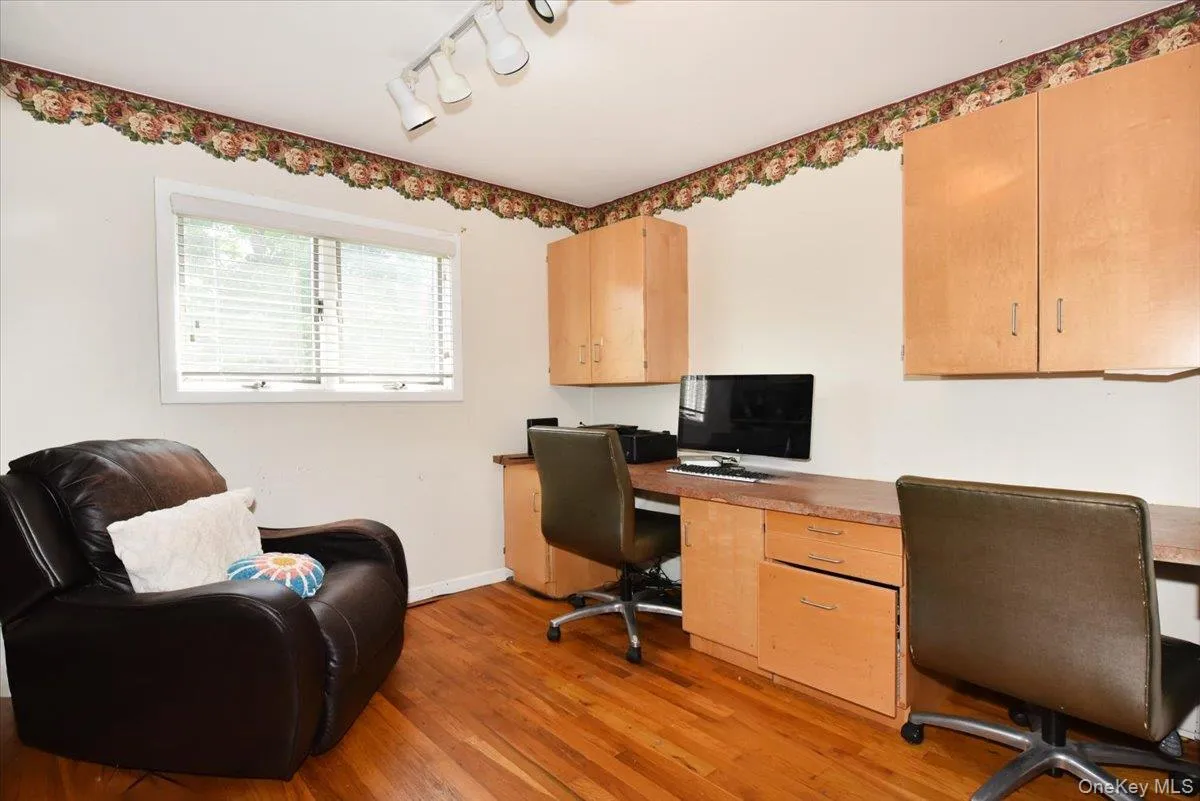 22 Chatham Road, Huntington, NY, 5 Bedrooms Bedrooms, 12 Rooms Rooms,4 BathroomsBathrooms,Residential,For Rent,Chatham,0,1010112 22 Chatham Road, Huntington, NY, 5 Bedrooms Bedrooms, 12 Rooms Rooms,4 BathroomsBathrooms,Residential,For Rent,Chatham,0,1010112