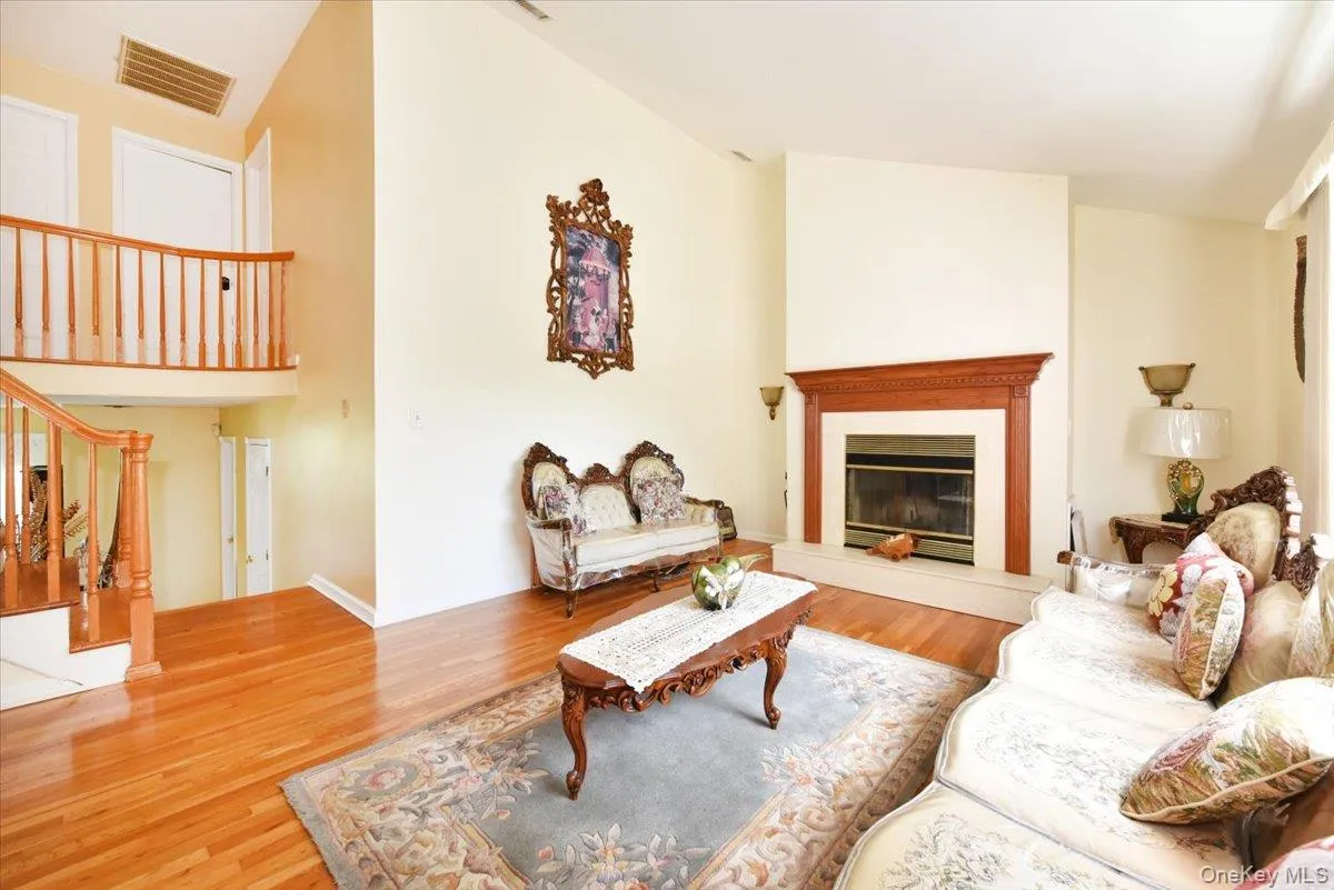 22 Chatham Road, Huntington, NY, 5 Bedrooms Bedrooms, 12 Rooms Rooms,4 BathroomsBathrooms,Residential,For Rent,Chatham,0,1010112 22 Chatham Road, Huntington, NY, 5 Bedrooms Bedrooms, 12 Rooms Rooms,4 BathroomsBathrooms,Residential,For Rent,Chatham,0,1010112