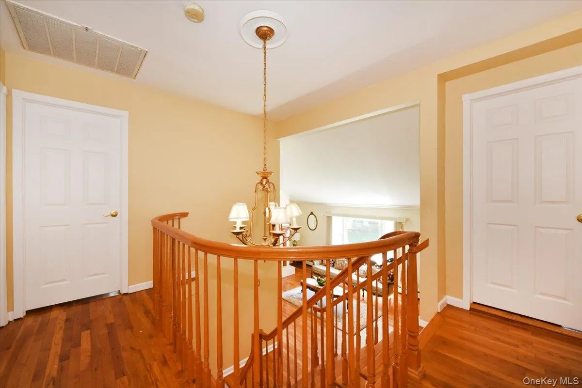 22 Chatham Road, Huntington, NY, 5 Bedrooms Bedrooms, 12 Rooms Rooms,4 BathroomsBathrooms,Residential,For Rent,Chatham,0,1010112 22 Chatham Road, Huntington, NY, 5 Bedrooms Bedrooms, 12 Rooms Rooms,4 BathroomsBathrooms,Residential,For Rent,Chatham,0,1010112