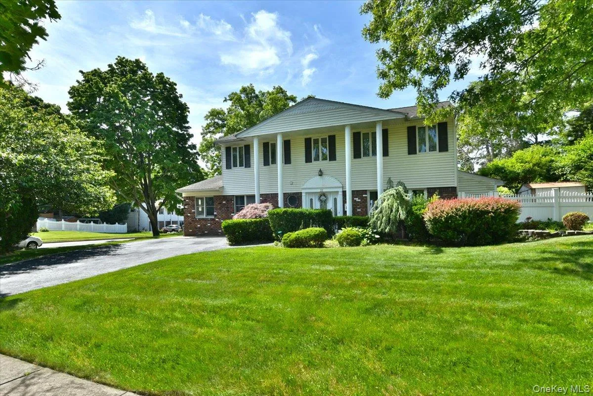 22 Chatham Road, Huntington, NY, 5 Bedrooms Bedrooms, 12 Rooms Rooms,4 BathroomsBathrooms,Residential,For Rent,Chatham,0,1010112 22 Chatham Road, Huntington, NY, 5 Bedrooms Bedrooms, 12 Rooms Rooms,4 BathroomsBathrooms,Residential,For Rent,Chatham,0,1010112