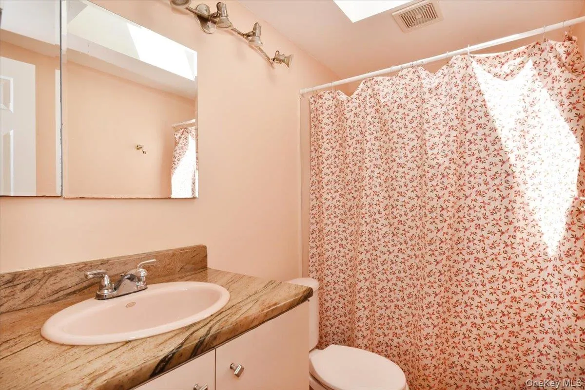 22 Chatham Road, Huntington, NY, 5 Bedrooms Bedrooms, 12 Rooms Rooms,4 BathroomsBathrooms,Residential,For Rent,Chatham,0,1010112 22 Chatham Road, Huntington, NY, 5 Bedrooms Bedrooms, 12 Rooms Rooms,4 BathroomsBathrooms,Residential,For Rent,Chatham,0,1010112