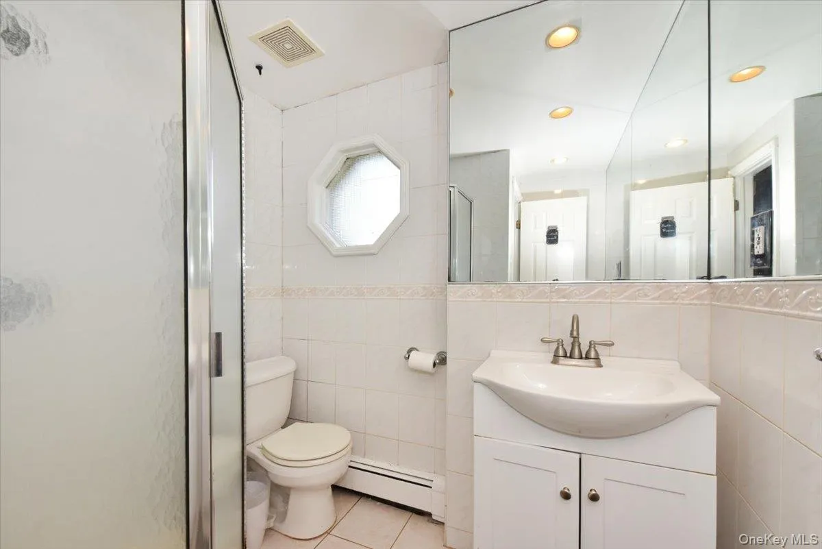 22 Chatham Road, Huntington, NY, 5 Bedrooms Bedrooms, 12 Rooms Rooms,4 BathroomsBathrooms,Residential,For Rent,Chatham,0,1010112 22 Chatham Road, Huntington, NY, 5 Bedrooms Bedrooms, 12 Rooms Rooms,4 BathroomsBathrooms,Residential,For Rent,Chatham,0,1010112