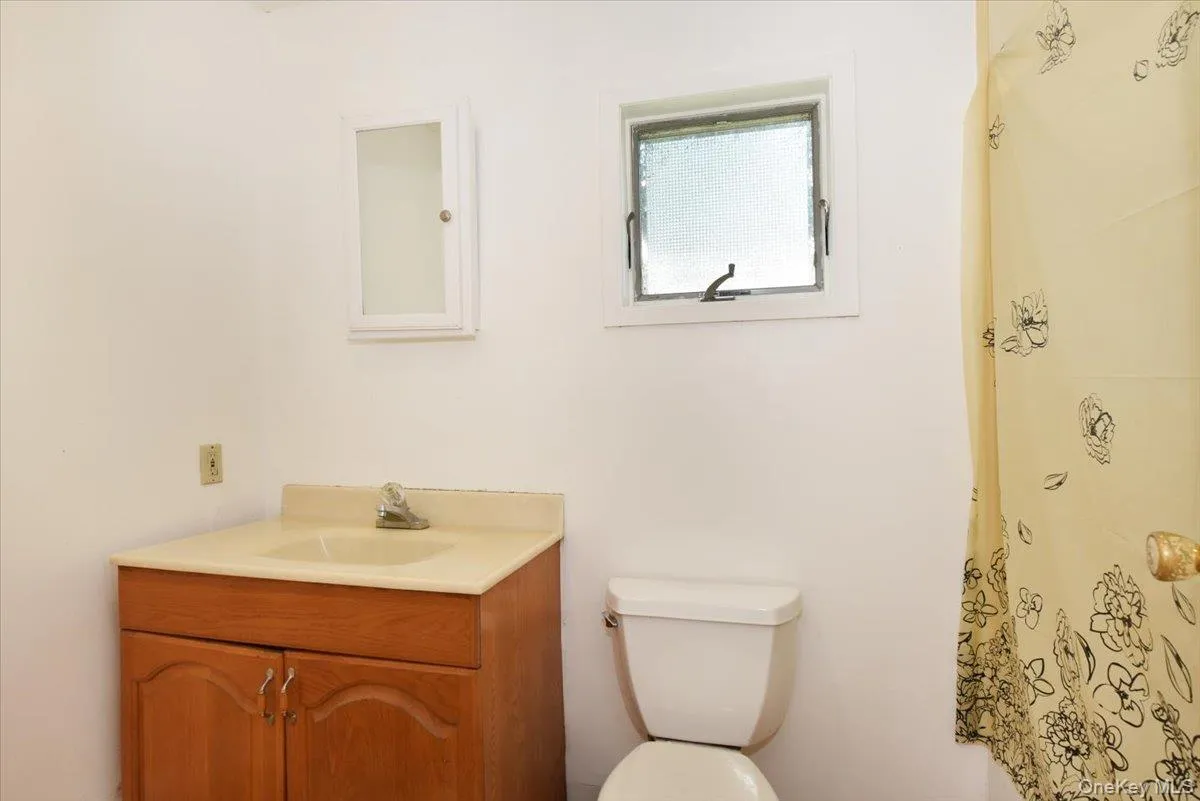 22 Chatham Road, Huntington, NY, 5 Bedrooms Bedrooms, 12 Rooms Rooms,4 BathroomsBathrooms,Residential,For Rent,Chatham,0,1010112 22 Chatham Road, Huntington, NY, 5 Bedrooms Bedrooms, 12 Rooms Rooms,4 BathroomsBathrooms,Residential,For Rent,Chatham,0,1010112