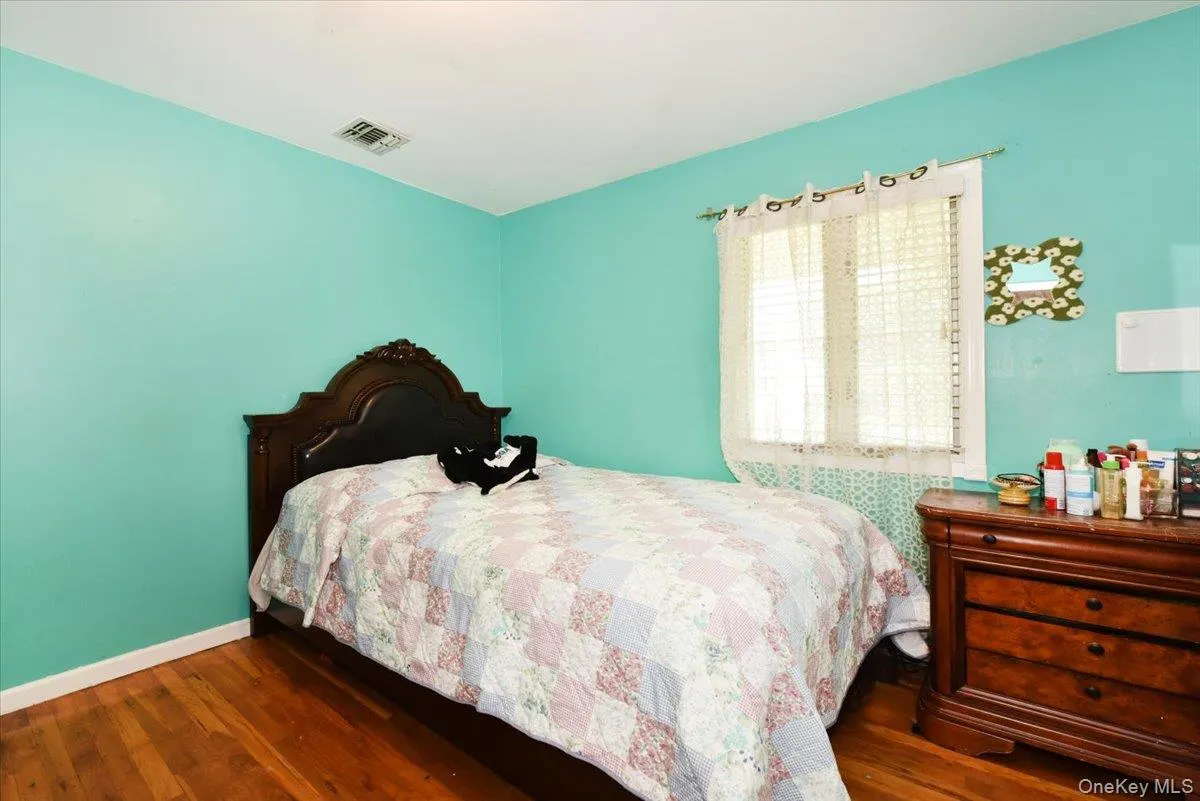 22 Chatham Road, Huntington, NY, 5 Bedrooms Bedrooms, 12 Rooms Rooms,4 BathroomsBathrooms,Residential,For Rent,Chatham,0,1010112 22 Chatham Road, Huntington, NY, 5 Bedrooms Bedrooms, 12 Rooms Rooms,4 BathroomsBathrooms,Residential,For Rent,Chatham,0,1010112