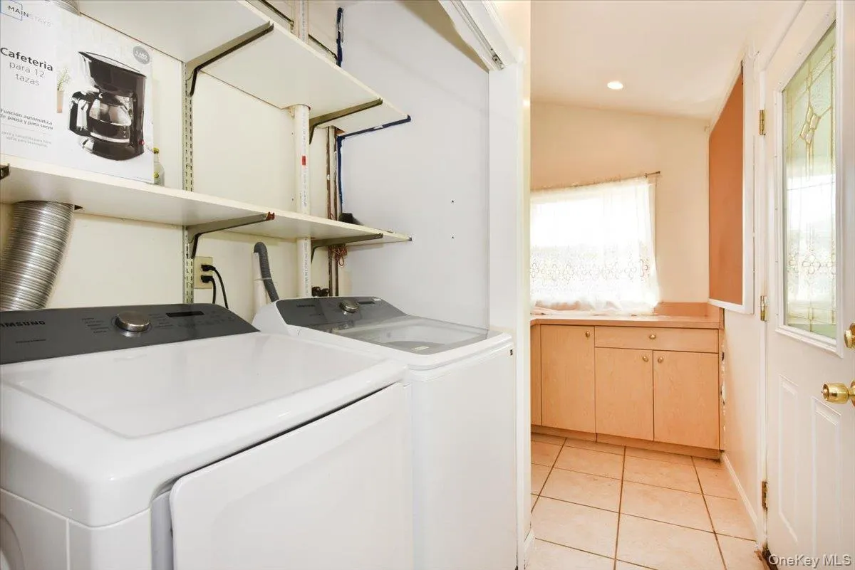 22 Chatham Road, Huntington, NY, 5 Bedrooms Bedrooms, 12 Rooms Rooms,4 BathroomsBathrooms,Residential,For Rent,Chatham,0,1010112 22 Chatham Road, Huntington, NY, 5 Bedrooms Bedrooms, 12 Rooms Rooms,4 BathroomsBathrooms,Residential,For Rent,Chatham,0,1010112