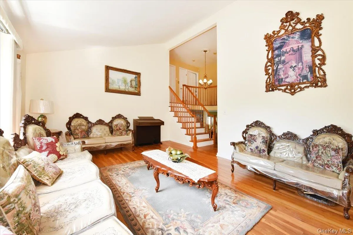 22 Chatham Road, Huntington, NY, 5 Bedrooms Bedrooms, 12 Rooms Rooms,4 BathroomsBathrooms,Residential,For Rent,Chatham,0,1010112 22 Chatham Road, Huntington, NY, 5 Bedrooms Bedrooms, 12 Rooms Rooms,4 BathroomsBathrooms,Residential,For Rent,Chatham,0,1010112
