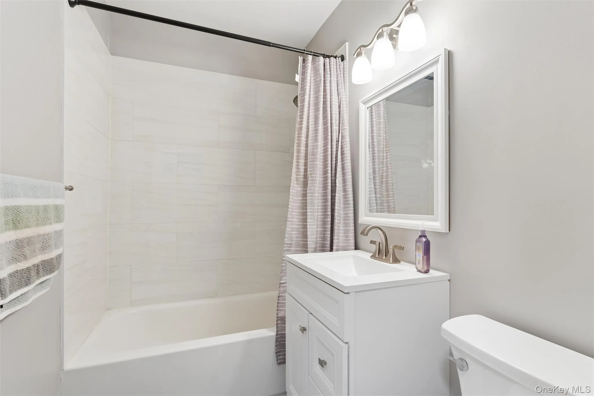 61 Maine Avenue, Hempstead, NY, 1 Bedroom Bedrooms, 3 Rooms Rooms,1 BathroomBathrooms,Residential,For Rent,Maine,0,1010115 61 Maine Avenue, Hempstead, NY, 1 Bedroom Bedrooms, 3 Rooms Rooms,1 BathroomBathrooms,Residential,For Rent,Maine,0,1010115