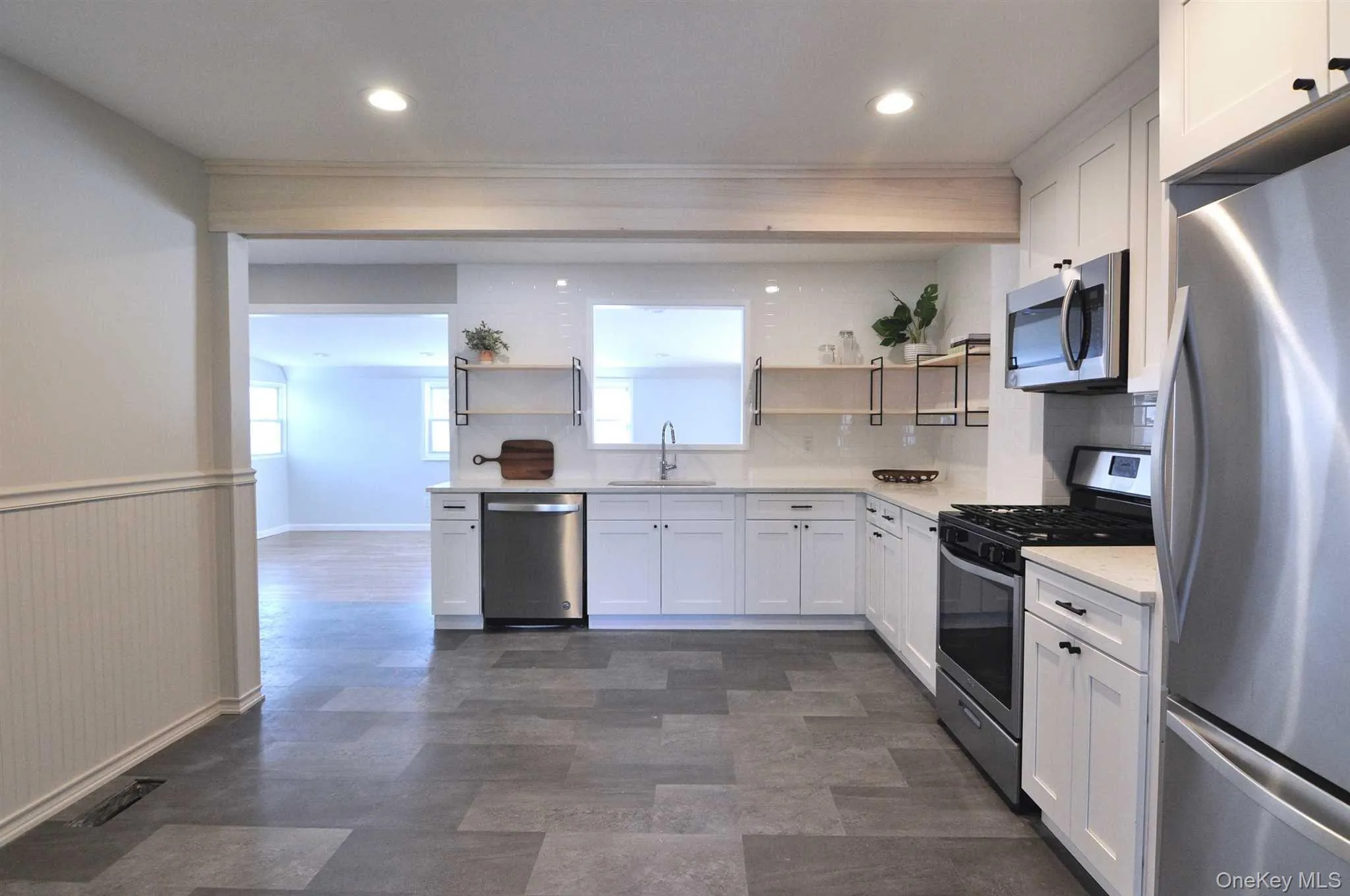 135 Walnut Street, Beacon, NY, 3 Bedrooms Bedrooms, 6 Rooms Rooms,2 BathroomsBathrooms,Residential Lease,For Rent,Walnut,0,1010117 135 Walnut Street, Beacon, NY, 3 Bedrooms Bedrooms, 6 Rooms Rooms,2 BathroomsBathrooms,Residential Lease,For Rent,Walnut,0,1010117