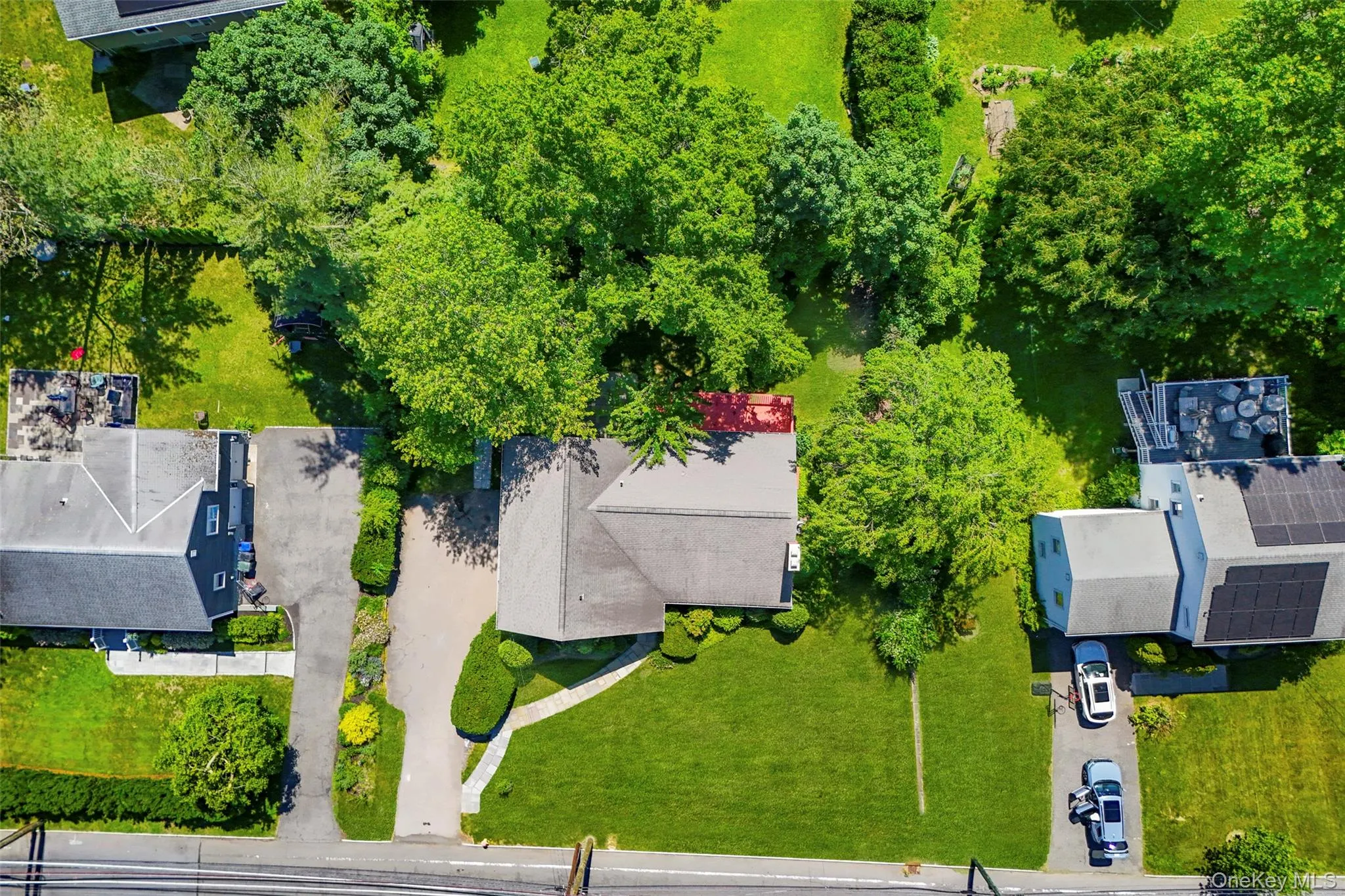 Arial view of 76 Soundview Ave but trees block visual access to backyard. Arial view of 76 Soundview Ave but trees block visual access to backyard.