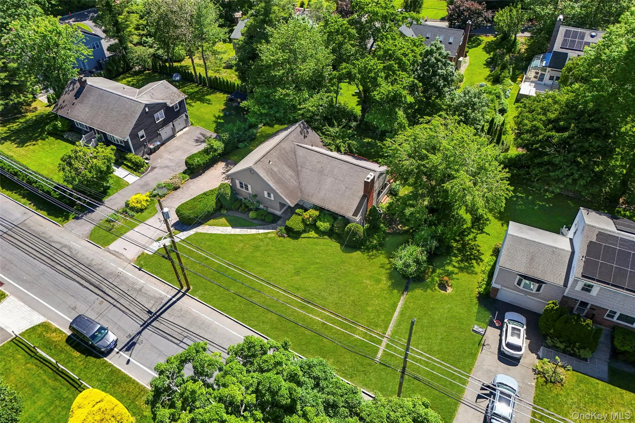 Property nicely located on thee Prestigious High End Soundview Avenue. Property nicely located on thee Prestigious High End Soundview Avenue.