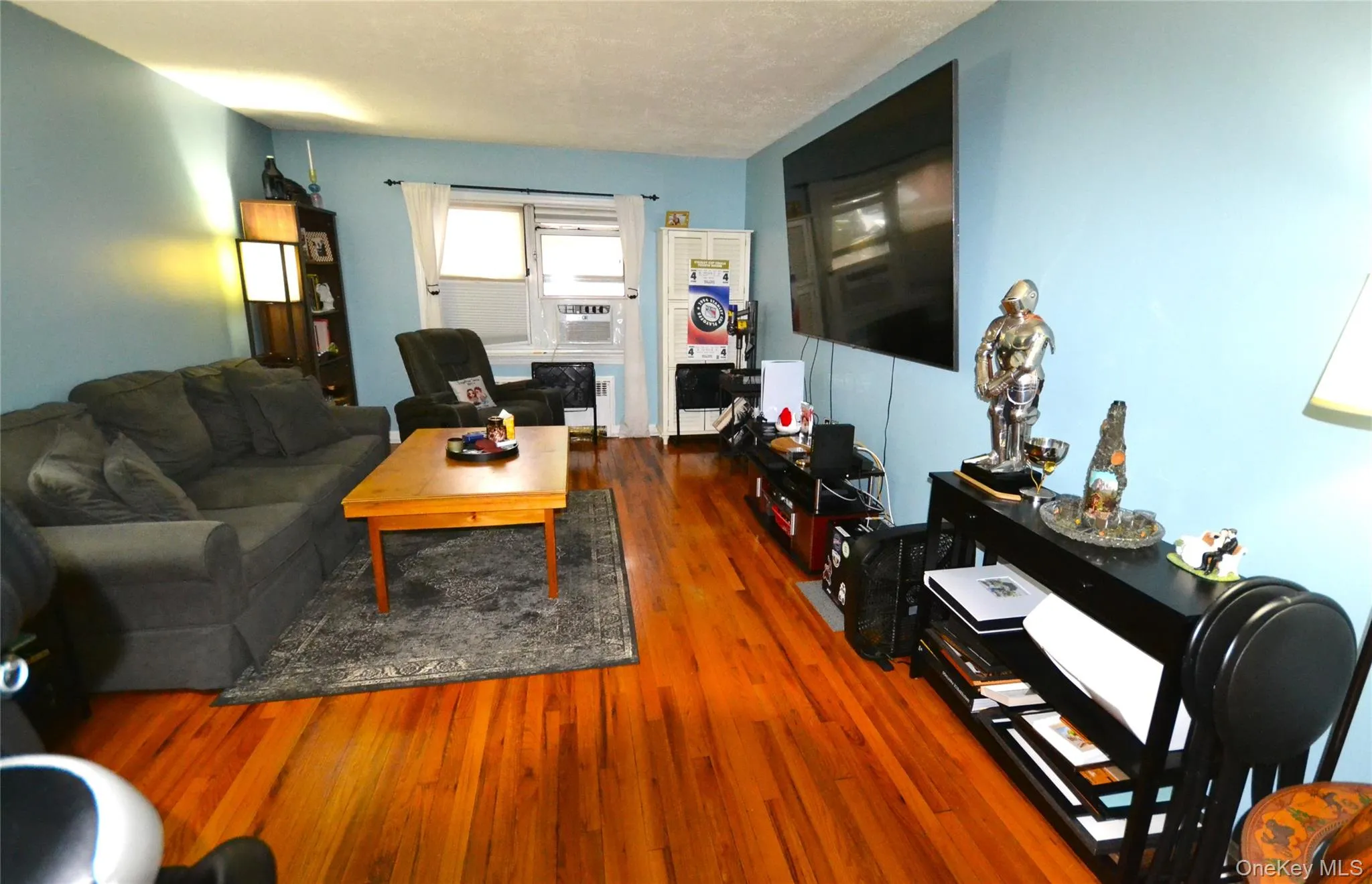 Big living room area with Real hardwood floors. Big living room area with Real hardwood floors.