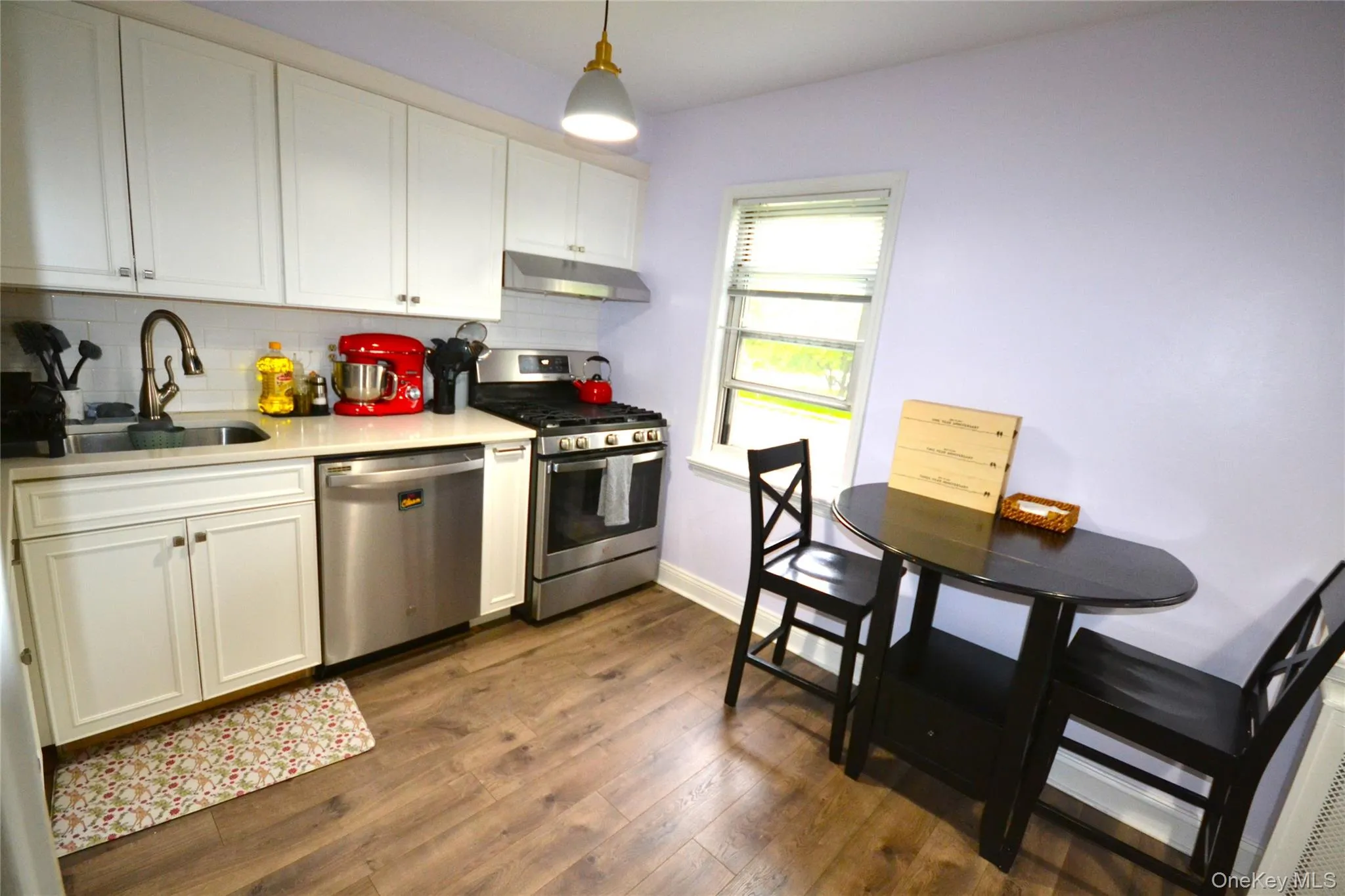 Gas stove/range. New floors. Gas stove/range. New floors.