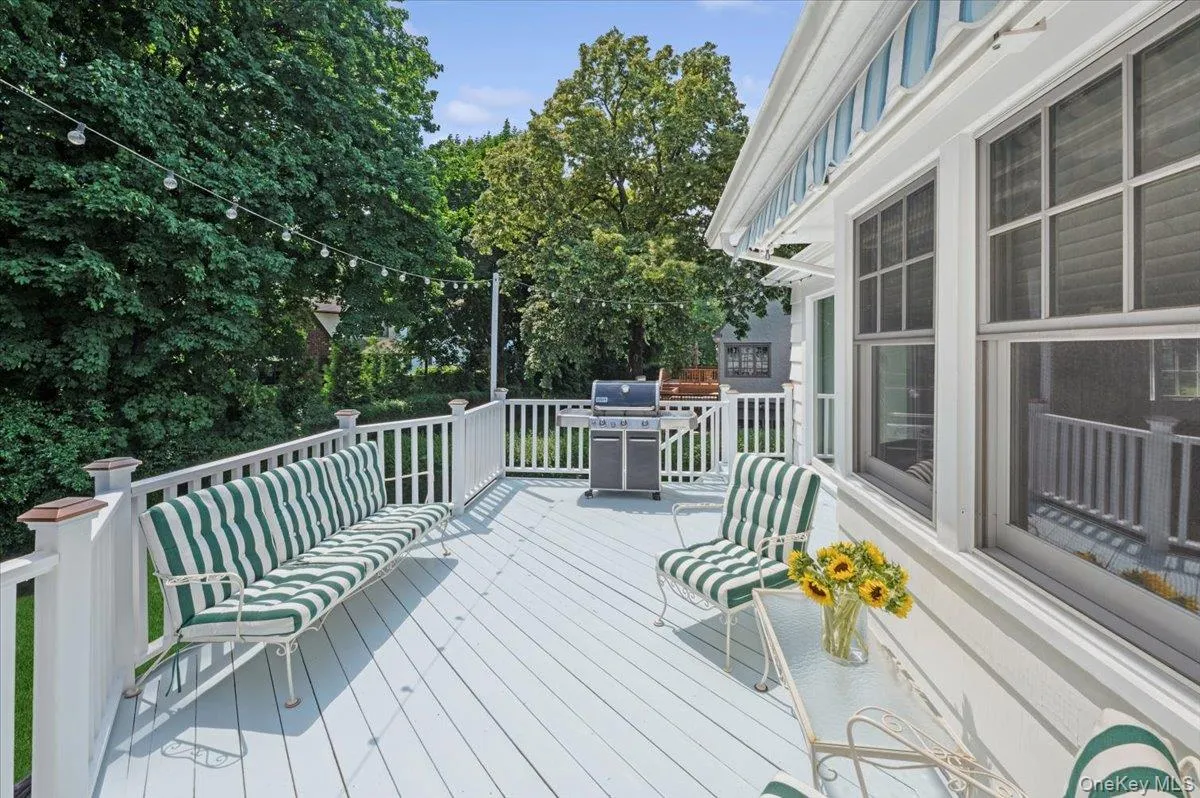 Dining al fresco season is here! Dining al fresco season is here!