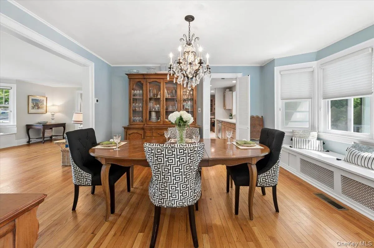 This dining room also has a built-in window seat overlooking the rear yard. This dining room also has a built-in window seat overlooking the rear yard.