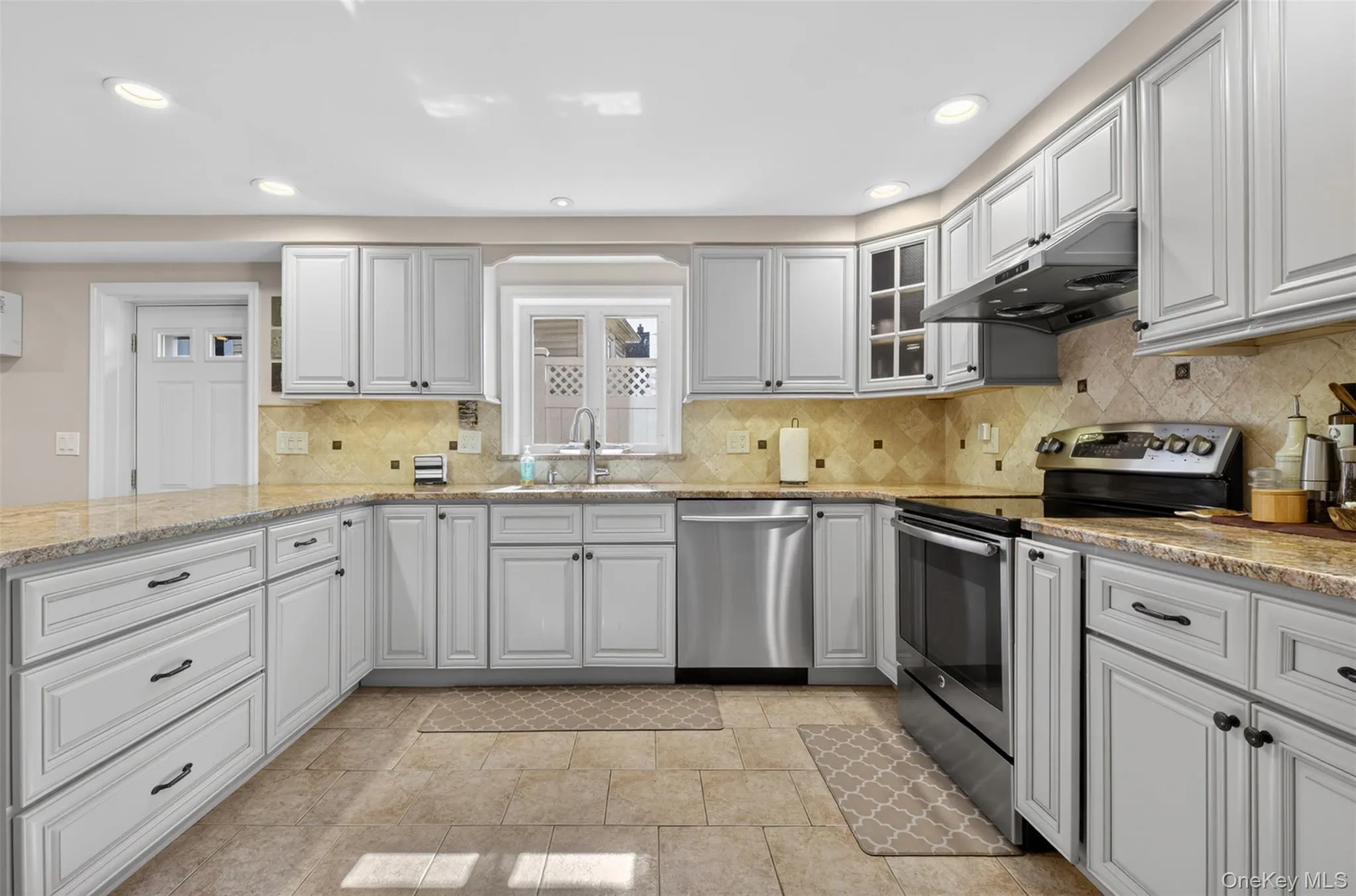 125-16 5th Avenue, New York, NY, 3 Bedrooms Bedrooms, 7 Rooms Rooms,2 BathroomsBathrooms,Residential,For Rent,5th,0,1010141 125-16 5th Avenue, New York, NY, 3 Bedrooms Bedrooms, 7 Rooms Rooms,2 BathroomsBathrooms,Residential,For Rent,5th,0,1010141