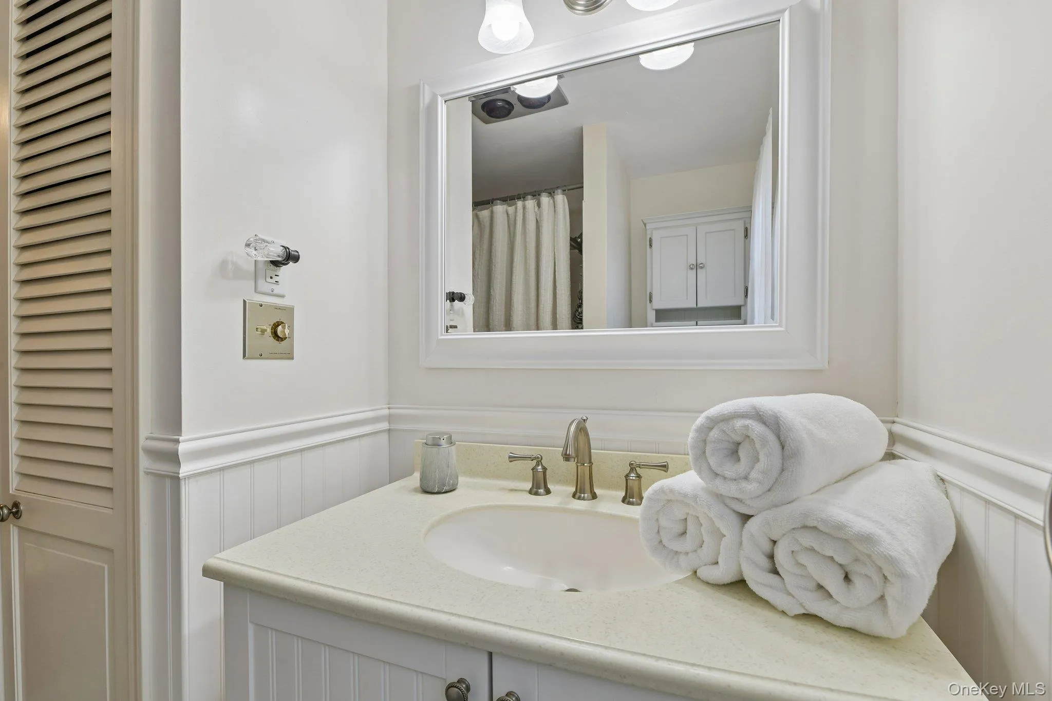 2nd floor bath with linen closet. 2nd floor bath with linen closet.
