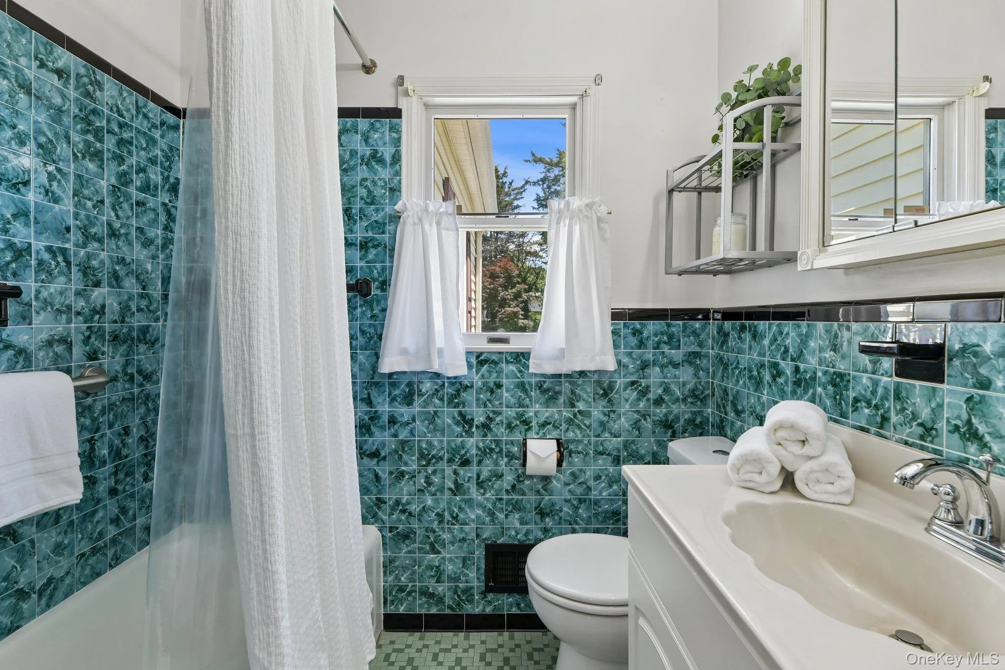 Main floor full bath. Main floor full bath.