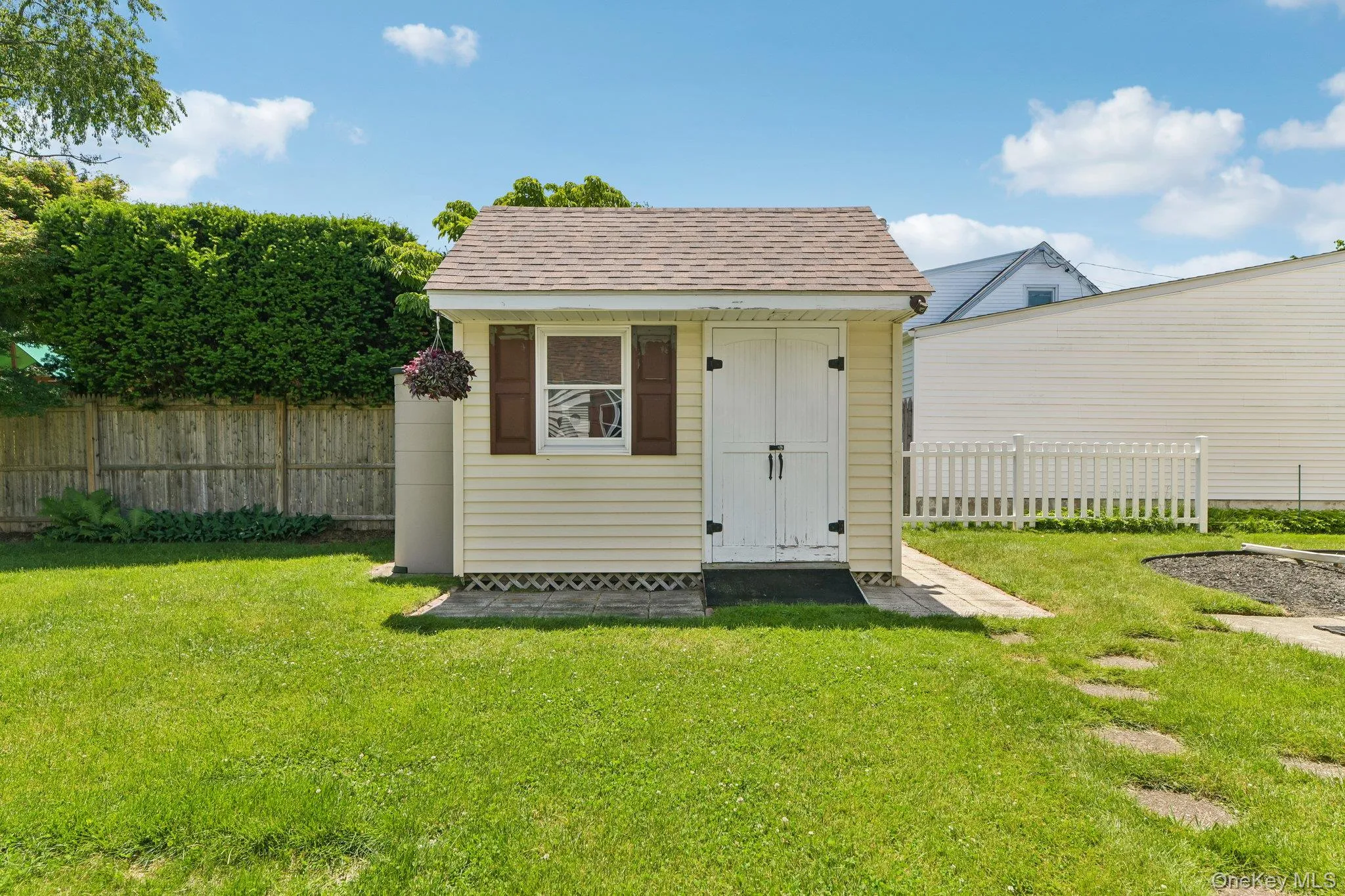 Shed. Shed.