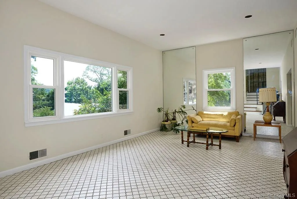 72 Hickory Hill Drive, Greenburgh, NY, 3 Bedrooms Bedrooms, 7 Rooms Rooms,2 BathroomsBathrooms,Residential,For Rent,Hickory Hill,0,KEY1010145 72 Hickory Hill Drive, Greenburgh, NY, 3 Bedrooms Bedrooms, 7 Rooms Rooms,2 BathroomsBathrooms,Residential,For Rent,Hickory Hill,0,KEY1010145