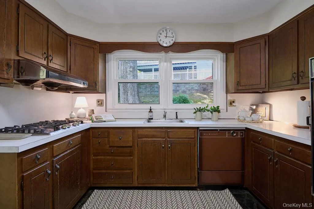 72 Hickory Hill Drive, Greenburgh, NY, 3 Bedrooms Bedrooms, 7 Rooms Rooms,2 BathroomsBathrooms,Residential,For Rent,Hickory Hill,0,KEY1010145 72 Hickory Hill Drive, Greenburgh, NY, 3 Bedrooms Bedrooms, 7 Rooms Rooms,2 BathroomsBathrooms,Residential,For Rent,Hickory Hill,0,KEY1010145