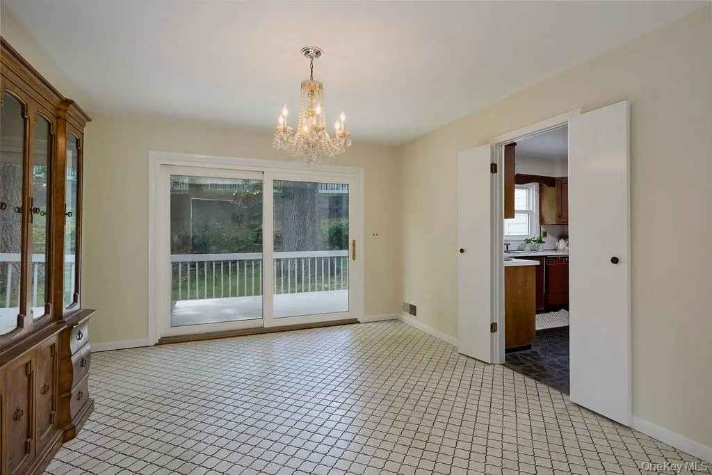 72 Hickory Hill Drive, Greenburgh, NY, 3 Bedrooms Bedrooms, 7 Rooms Rooms,2 BathroomsBathrooms,Residential,For Rent,Hickory Hill,0,KEY1010145 72 Hickory Hill Drive, Greenburgh, NY, 3 Bedrooms Bedrooms, 7 Rooms Rooms,2 BathroomsBathrooms,Residential,For Rent,Hickory Hill,0,KEY1010145