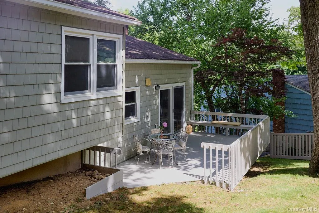 72 Hickory Hill Drive, Greenburgh, NY, 3 Bedrooms Bedrooms, 7 Rooms Rooms,2 BathroomsBathrooms,Residential,For Rent,Hickory Hill,0,KEY1010145 72 Hickory Hill Drive, Greenburgh, NY, 3 Bedrooms Bedrooms, 7 Rooms Rooms,2 BathroomsBathrooms,Residential,For Rent,Hickory Hill,0,KEY1010145
