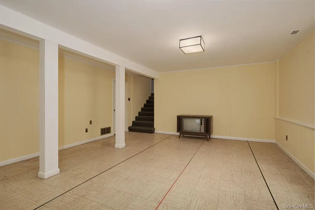 72 Hickory Hill Drive, Greenburgh, NY, 3 Bedrooms Bedrooms, 7 Rooms Rooms,2 BathroomsBathrooms,Residential,For Rent,Hickory Hill,0,KEY1010145 72 Hickory Hill Drive, Greenburgh, NY, 3 Bedrooms Bedrooms, 7 Rooms Rooms,2 BathroomsBathrooms,Residential,For Rent,Hickory Hill,0,KEY1010145